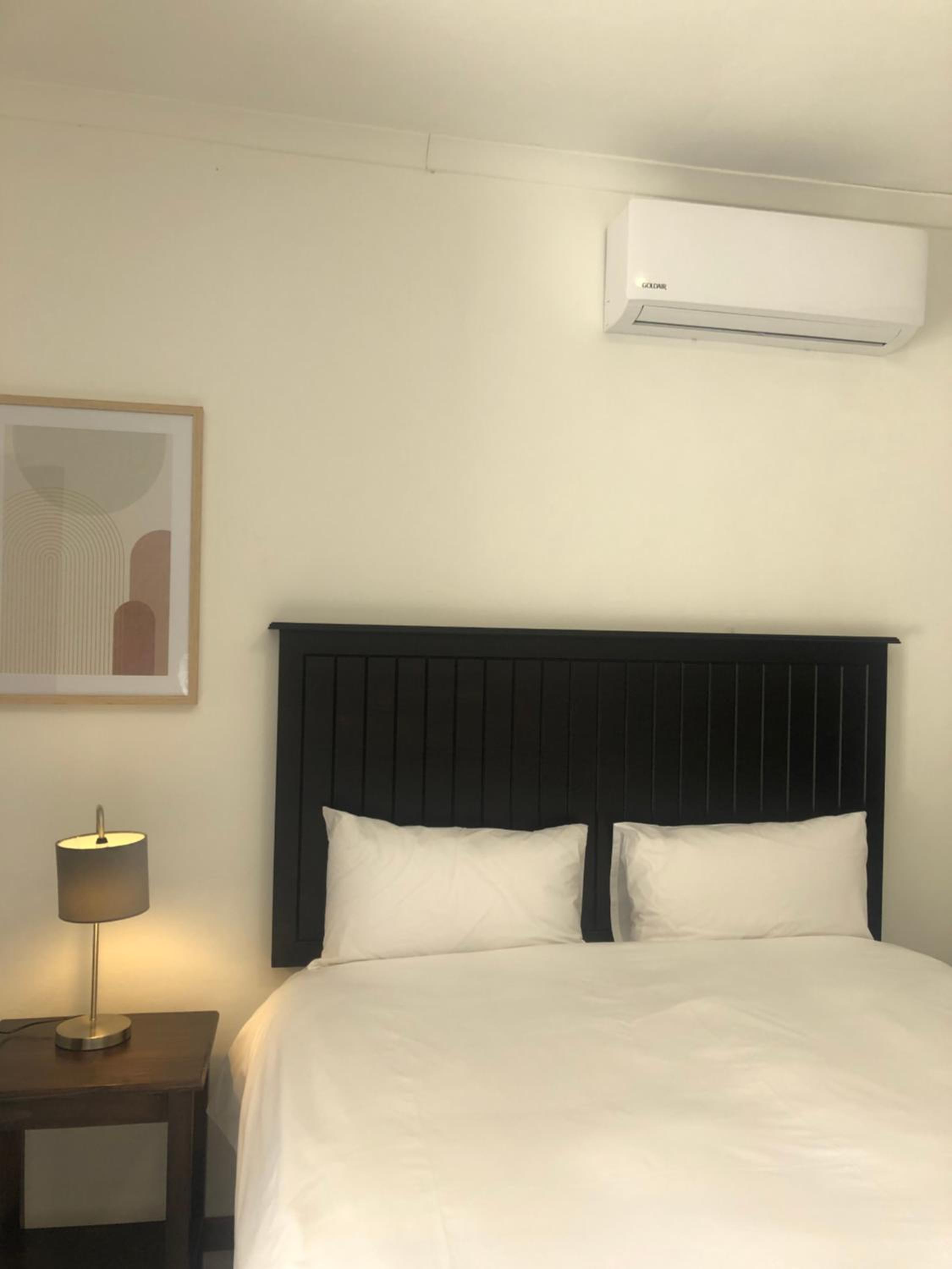 Deluxe Queen Room - Photo 13