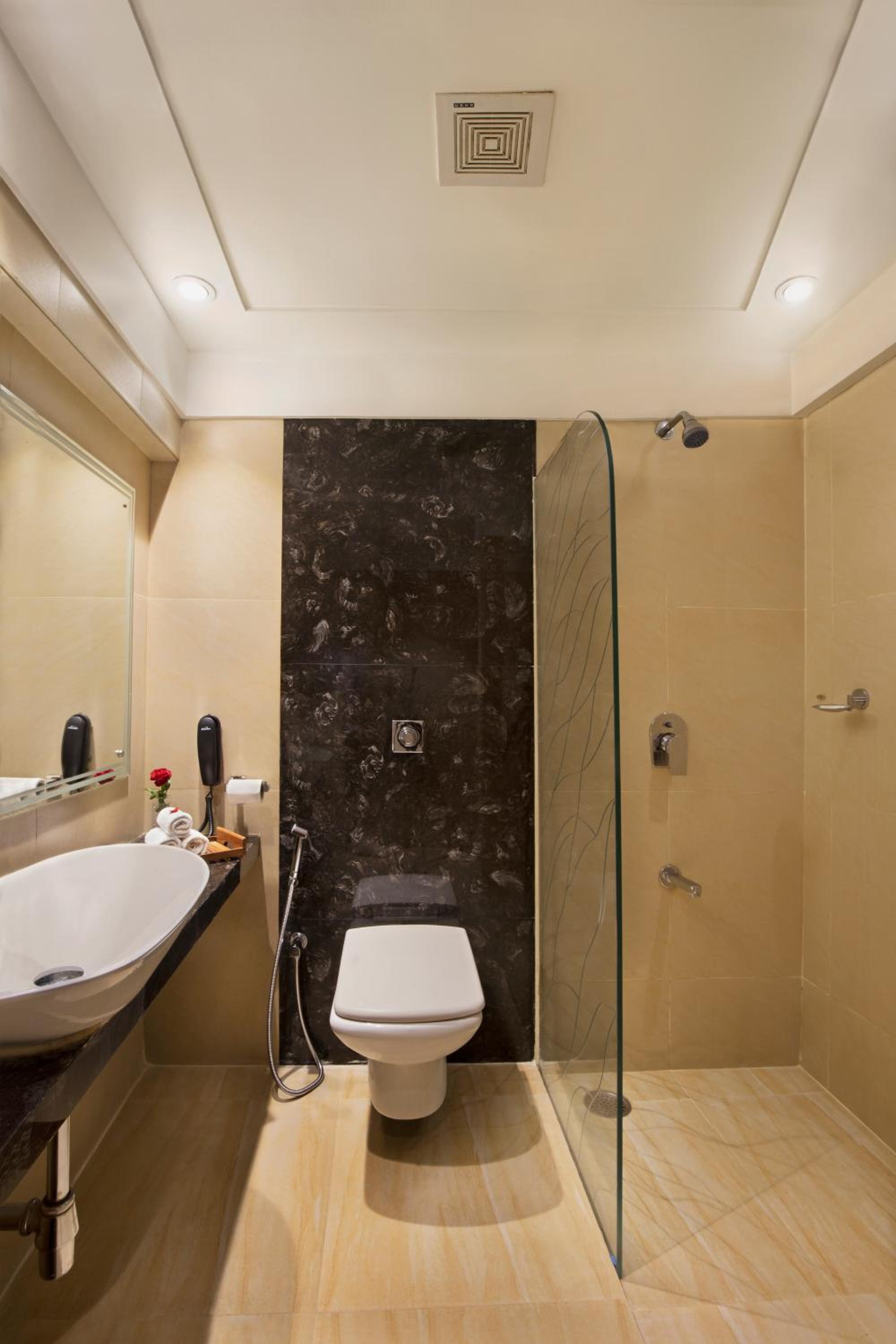 Family Suite with 10% off on Food and Soft Beverage , Laundry and Spa per stay. - Photo 4
