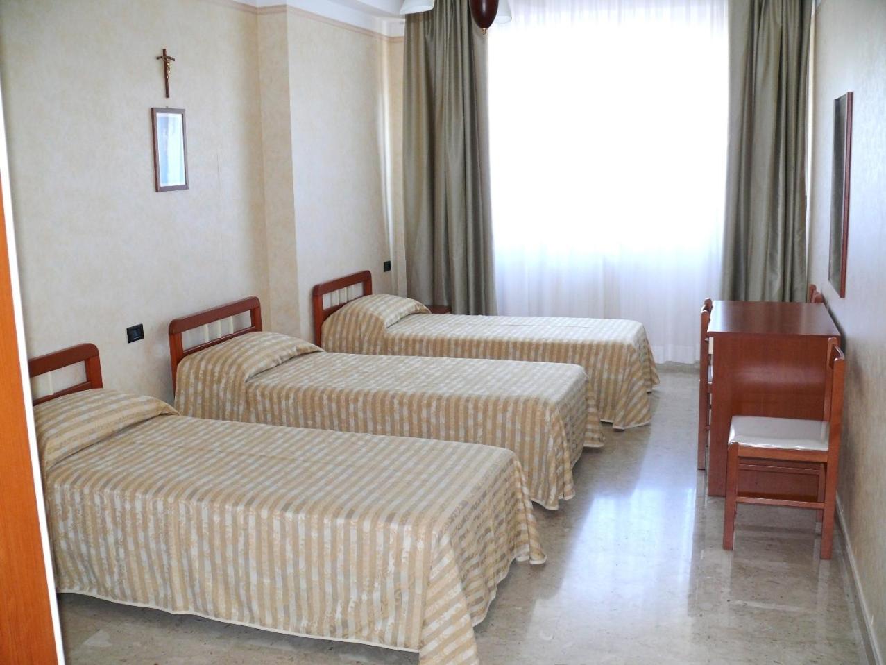 Triple Room - Photo 1