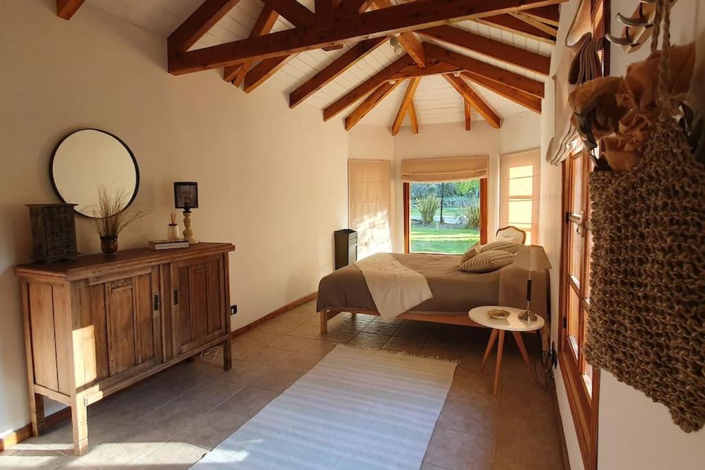 Five-Bedroom House photo 2