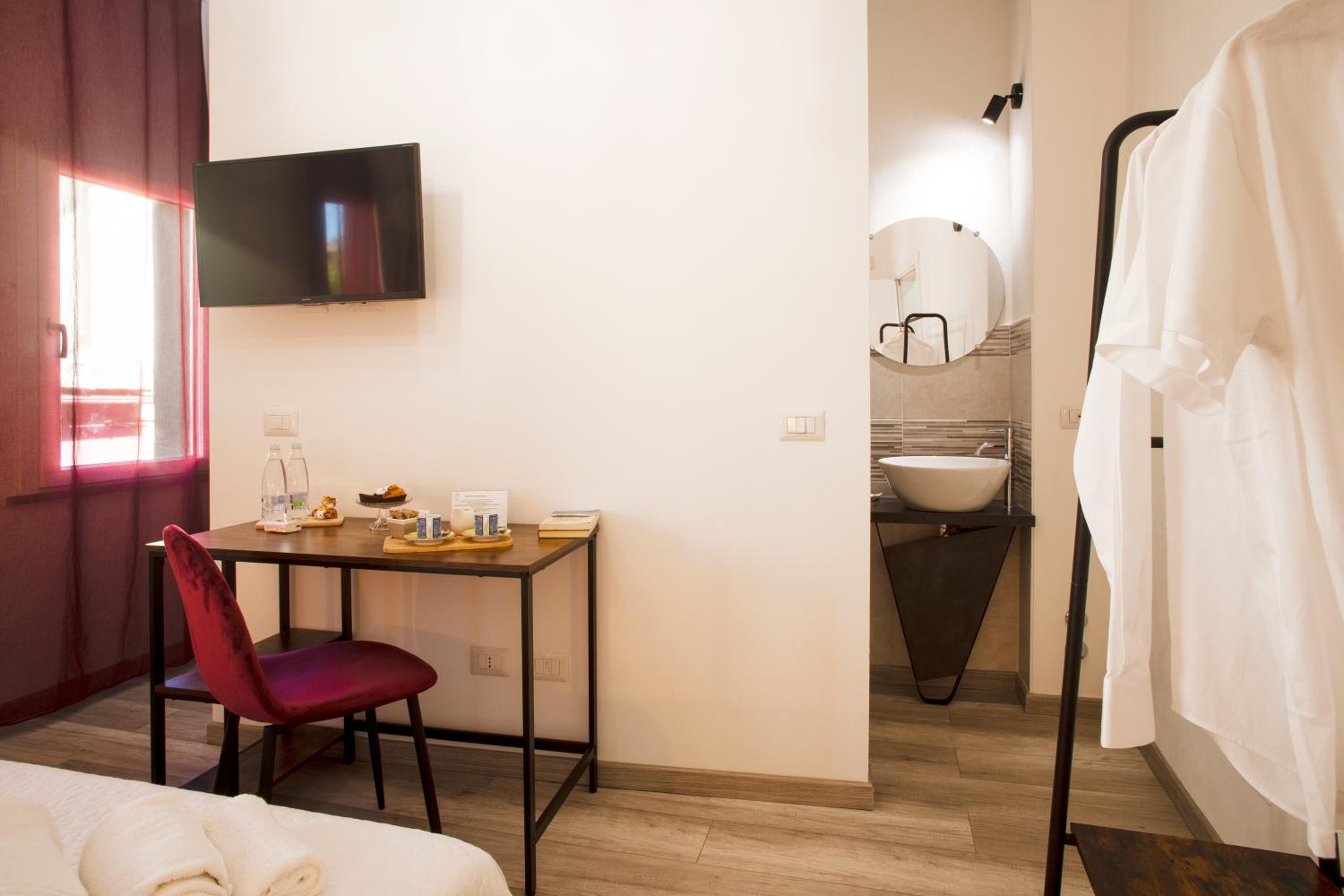 Double Room - Photo 2