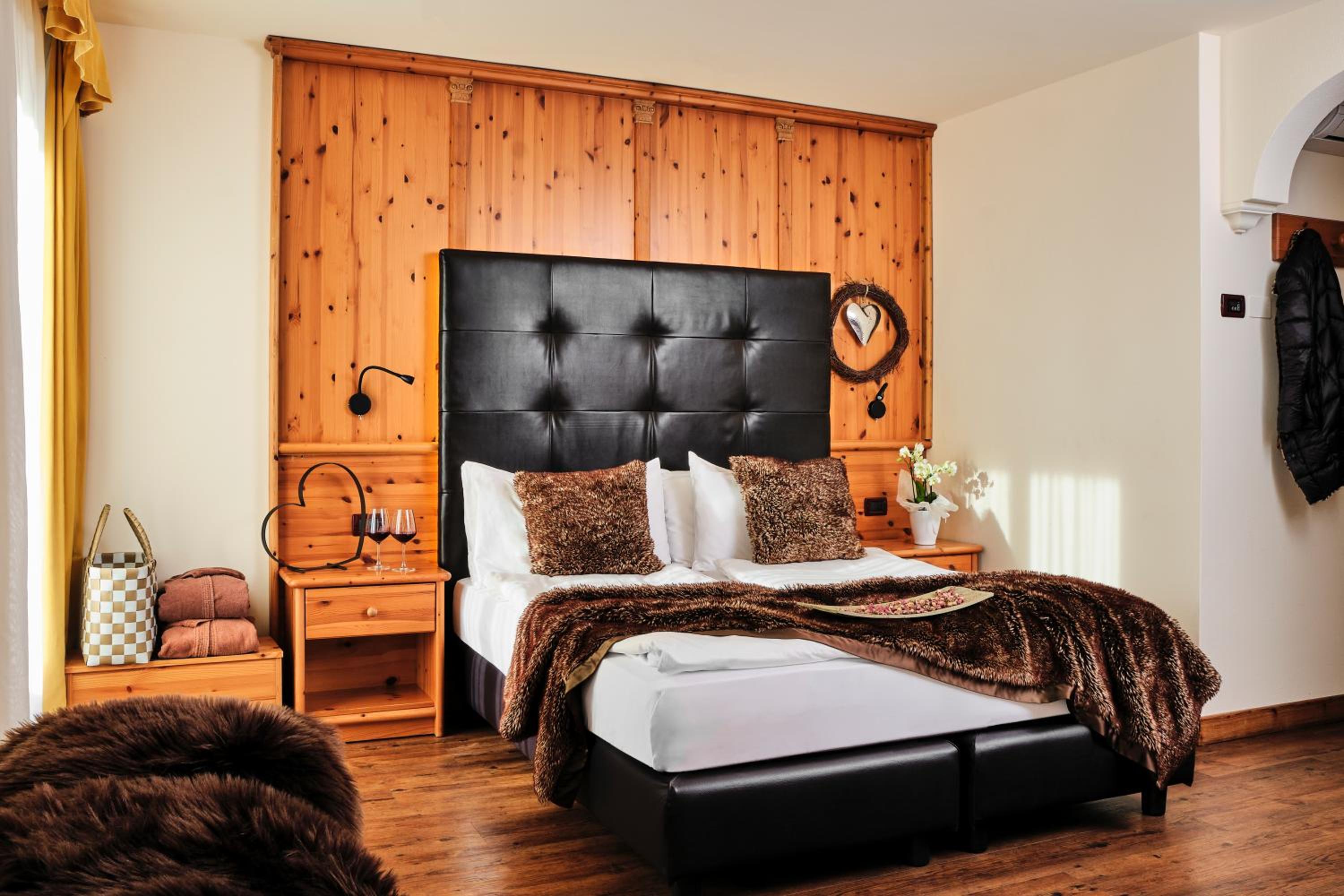 Superior Double or Twin Room - Photo 3