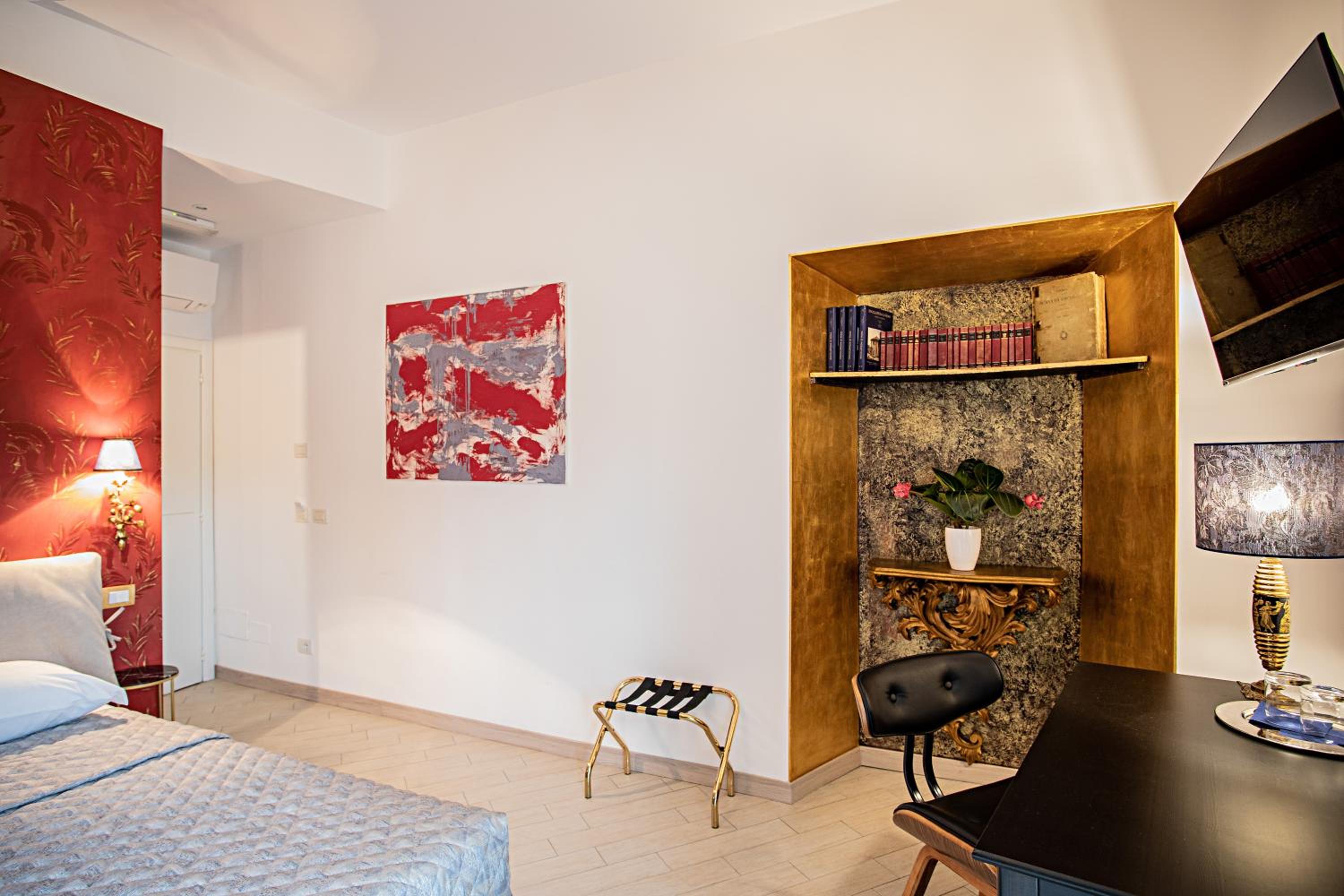 Large Double Room photo 3