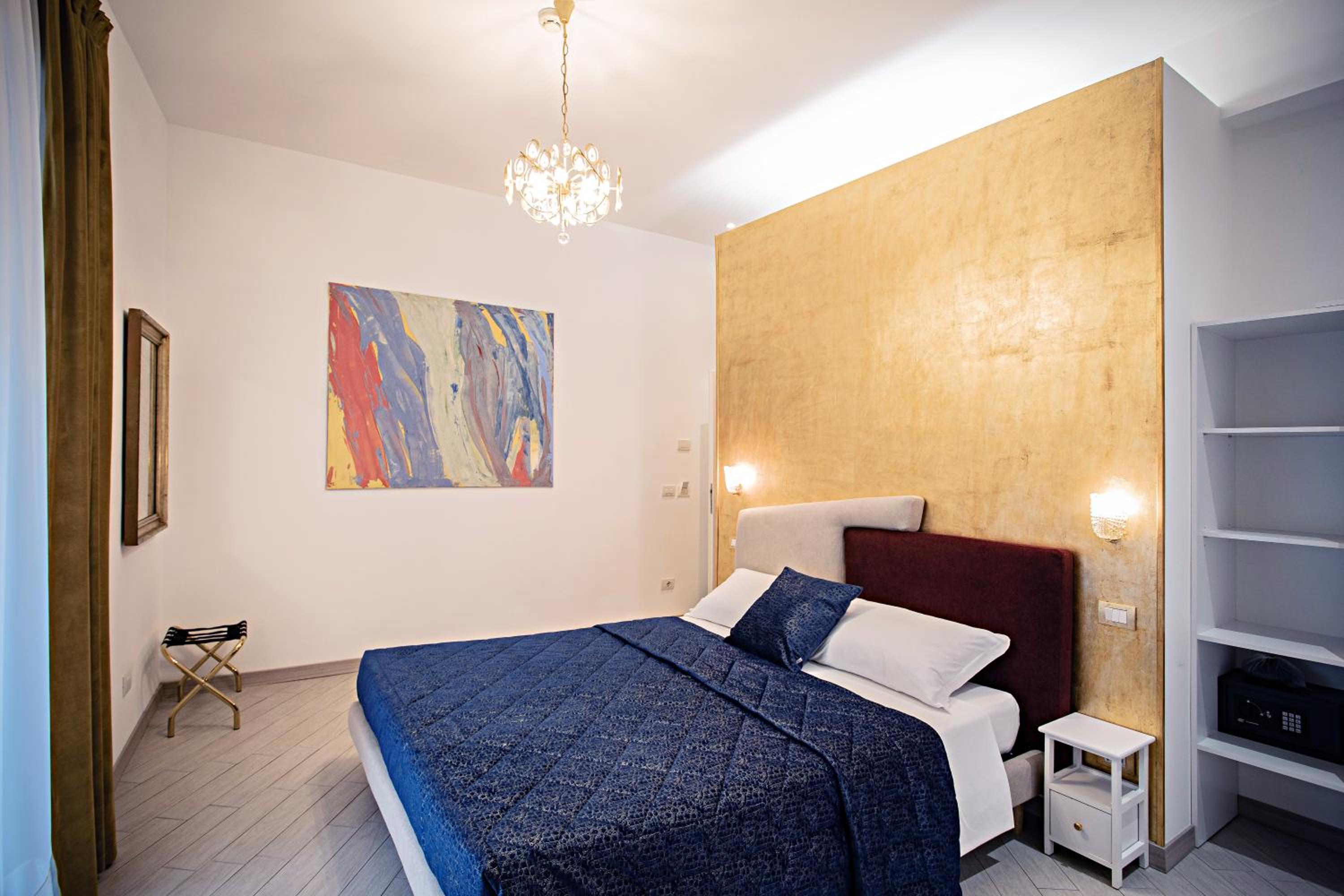 Large Double Room photo 2
