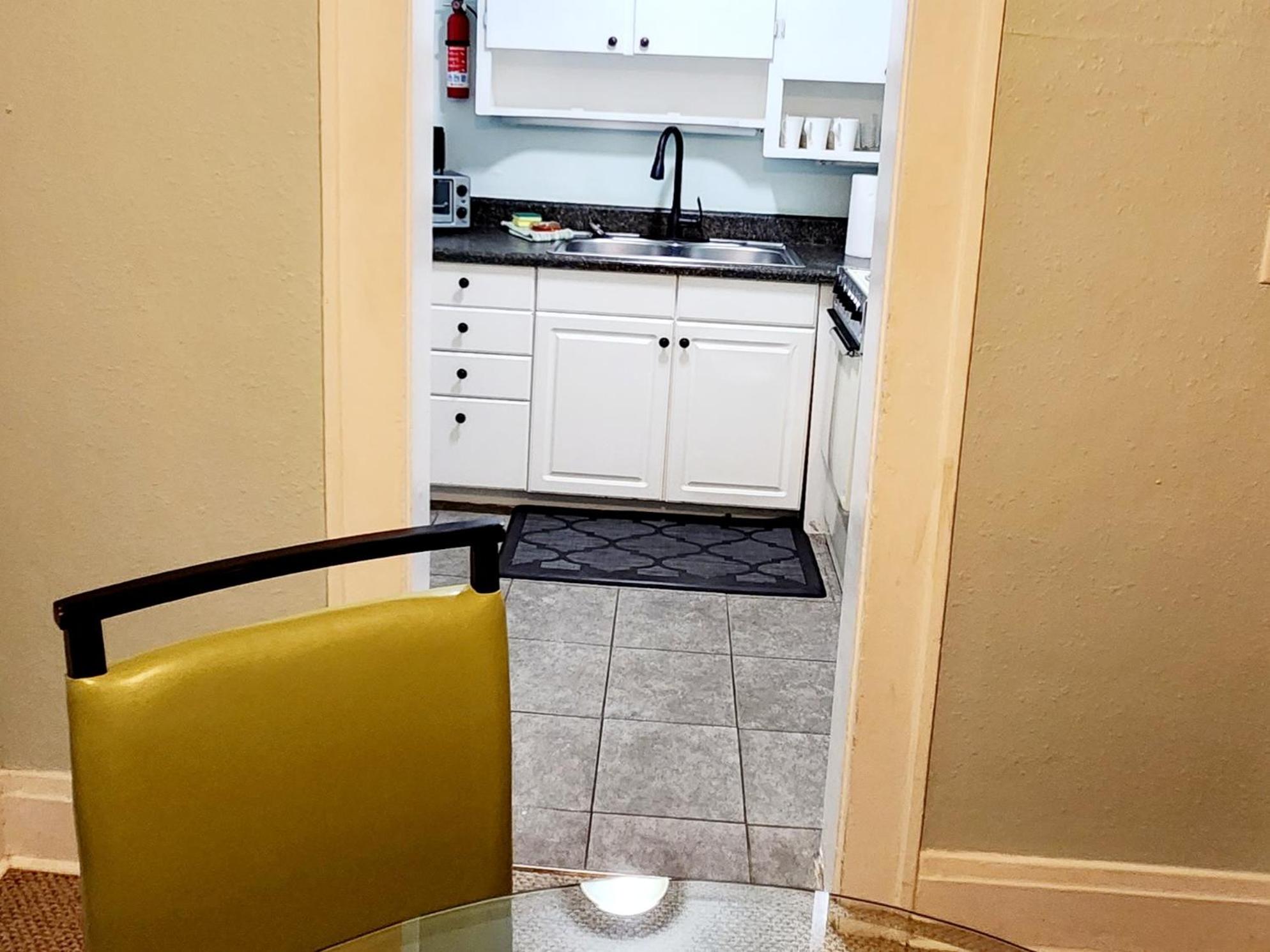 Two-Bedroom Apartment - Photo 3