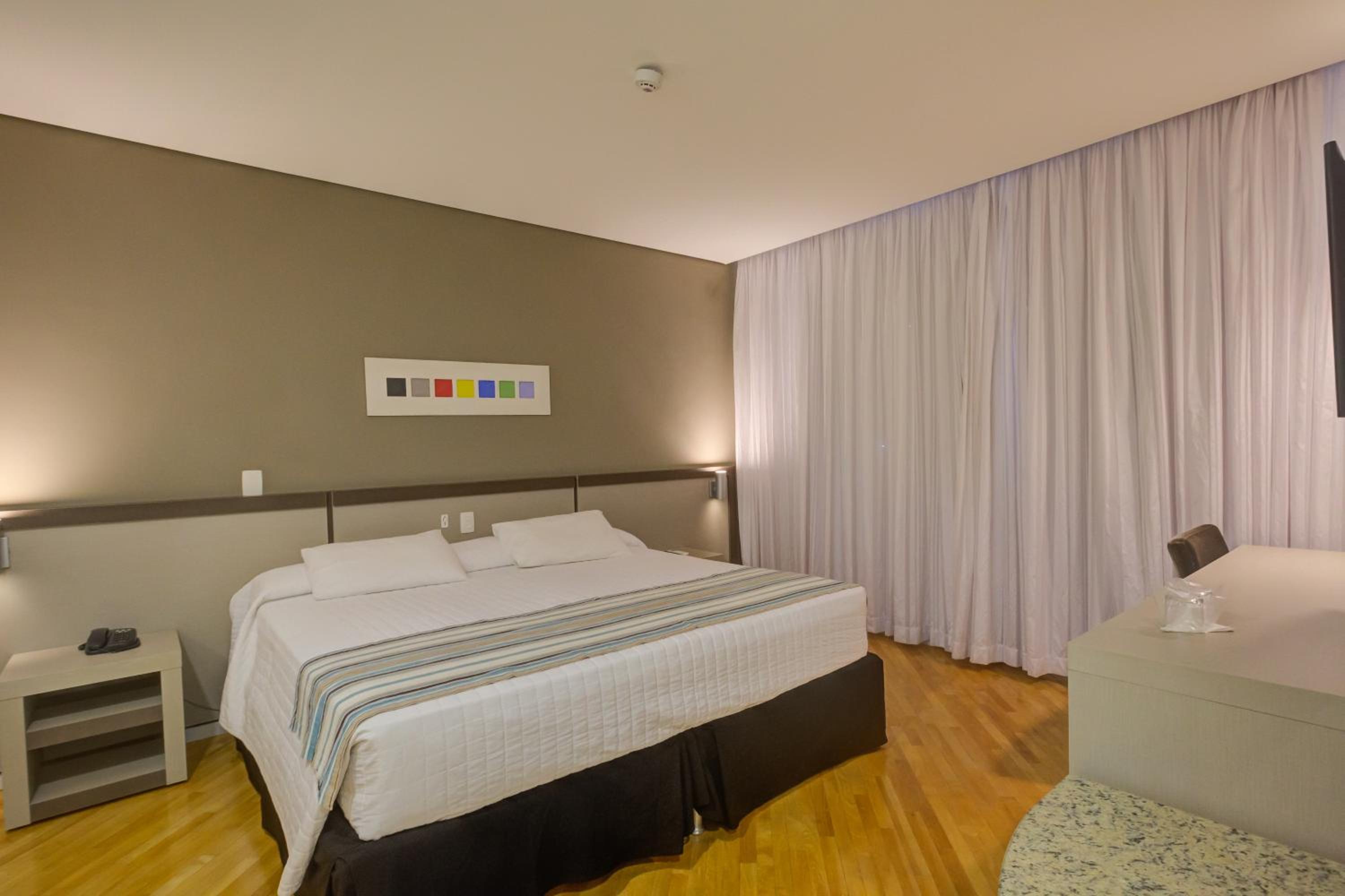 Deluxe Room with 1 Double Bed - Photo 14