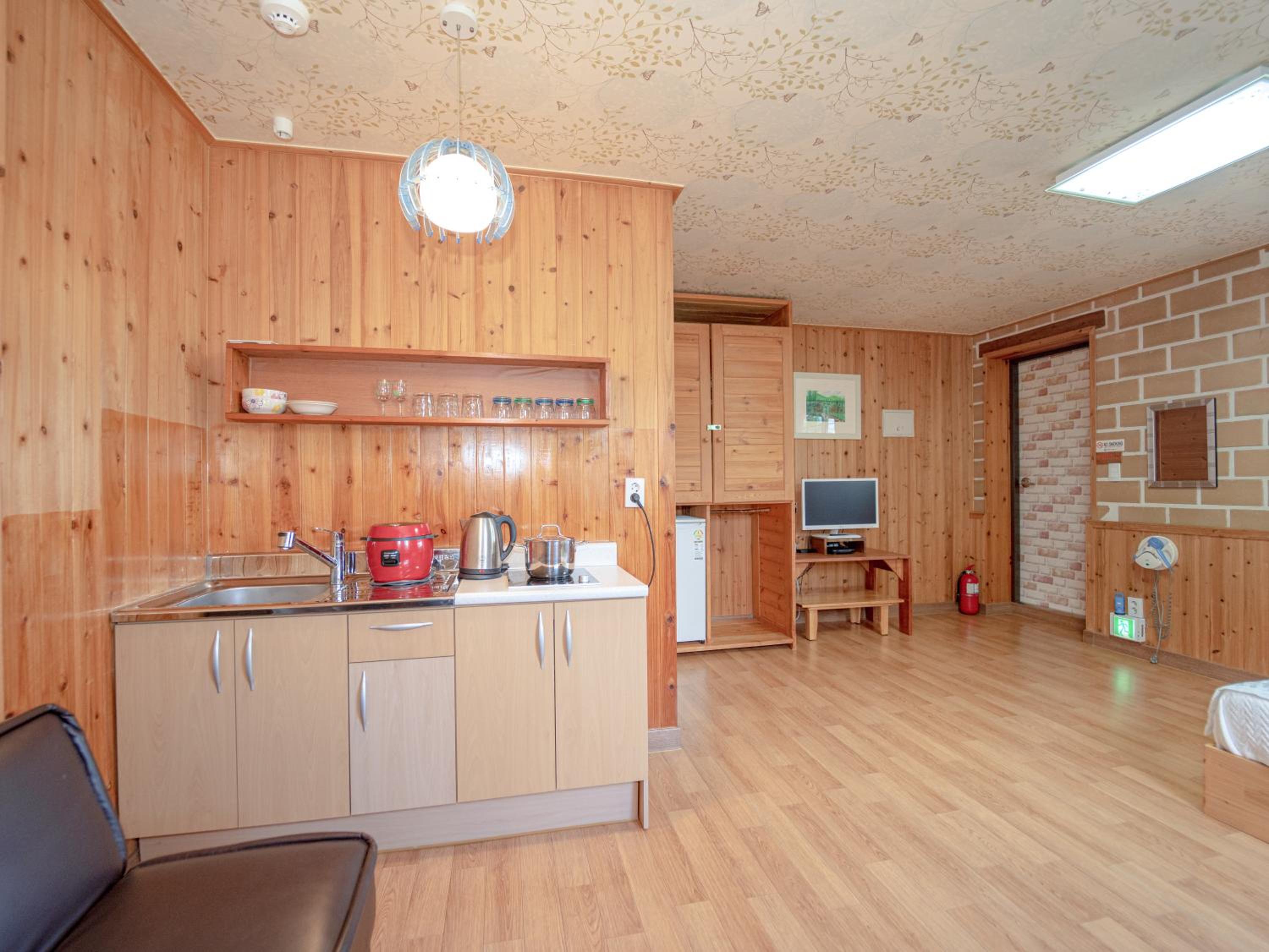 Superior Studio - Photo 3