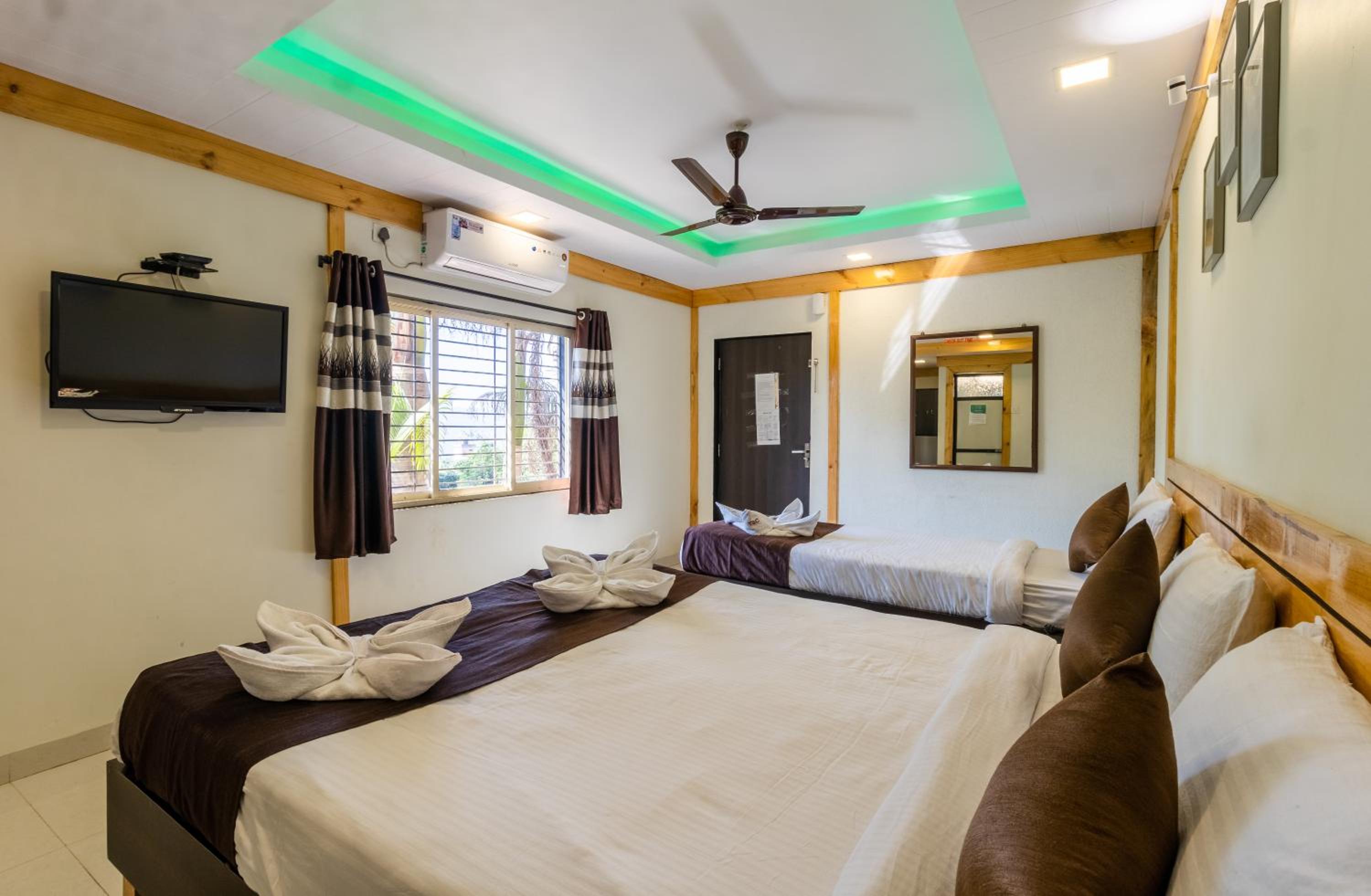 Superior Triple Room - Photo 13