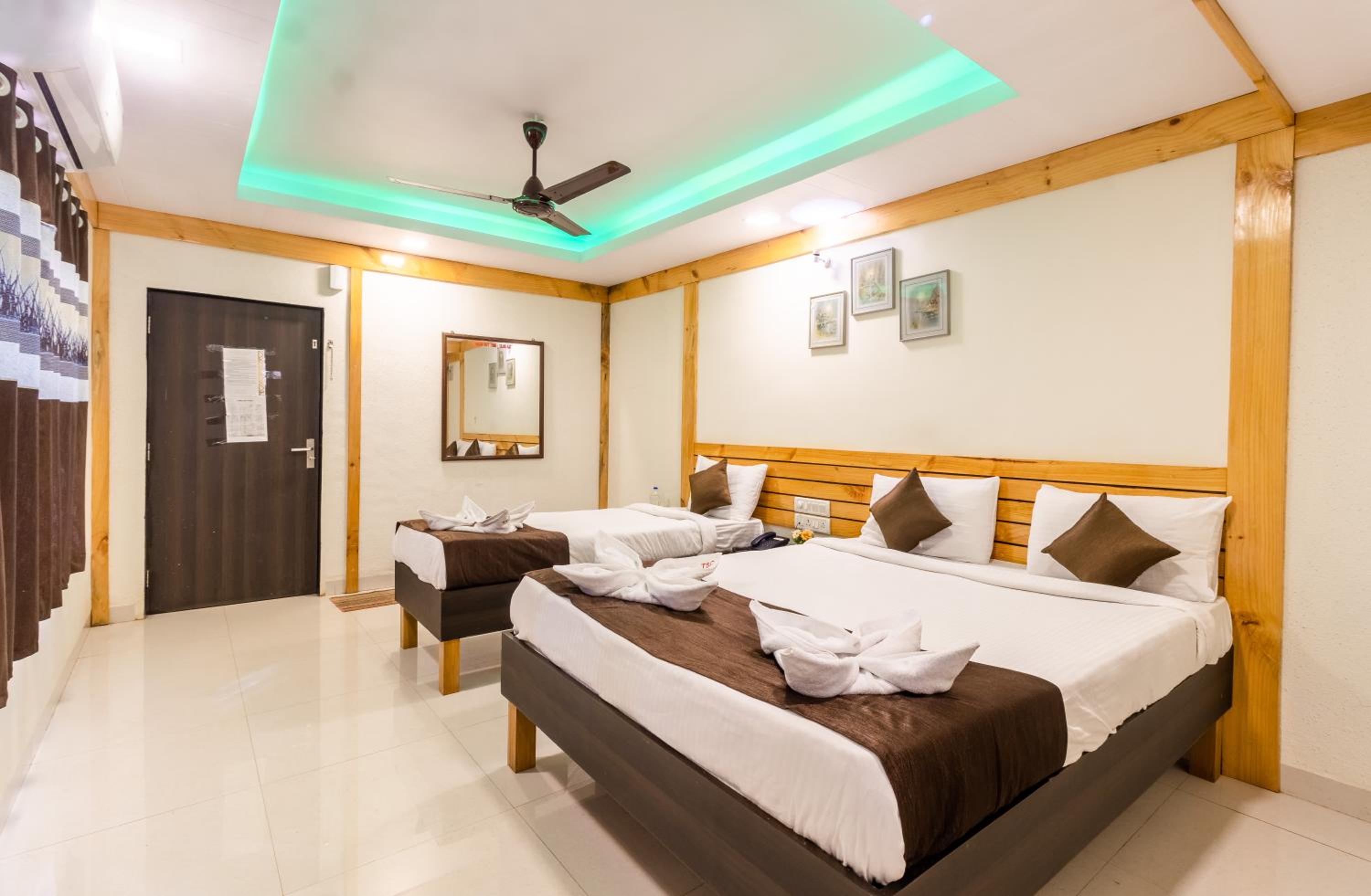 Superior Triple Room - Photo 12