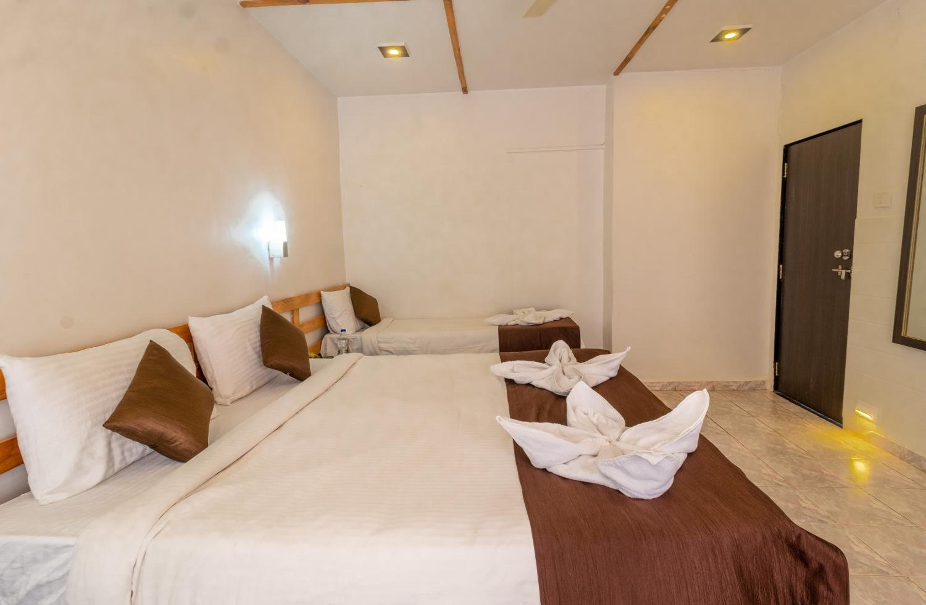 Superior Triple Room - Photo 5