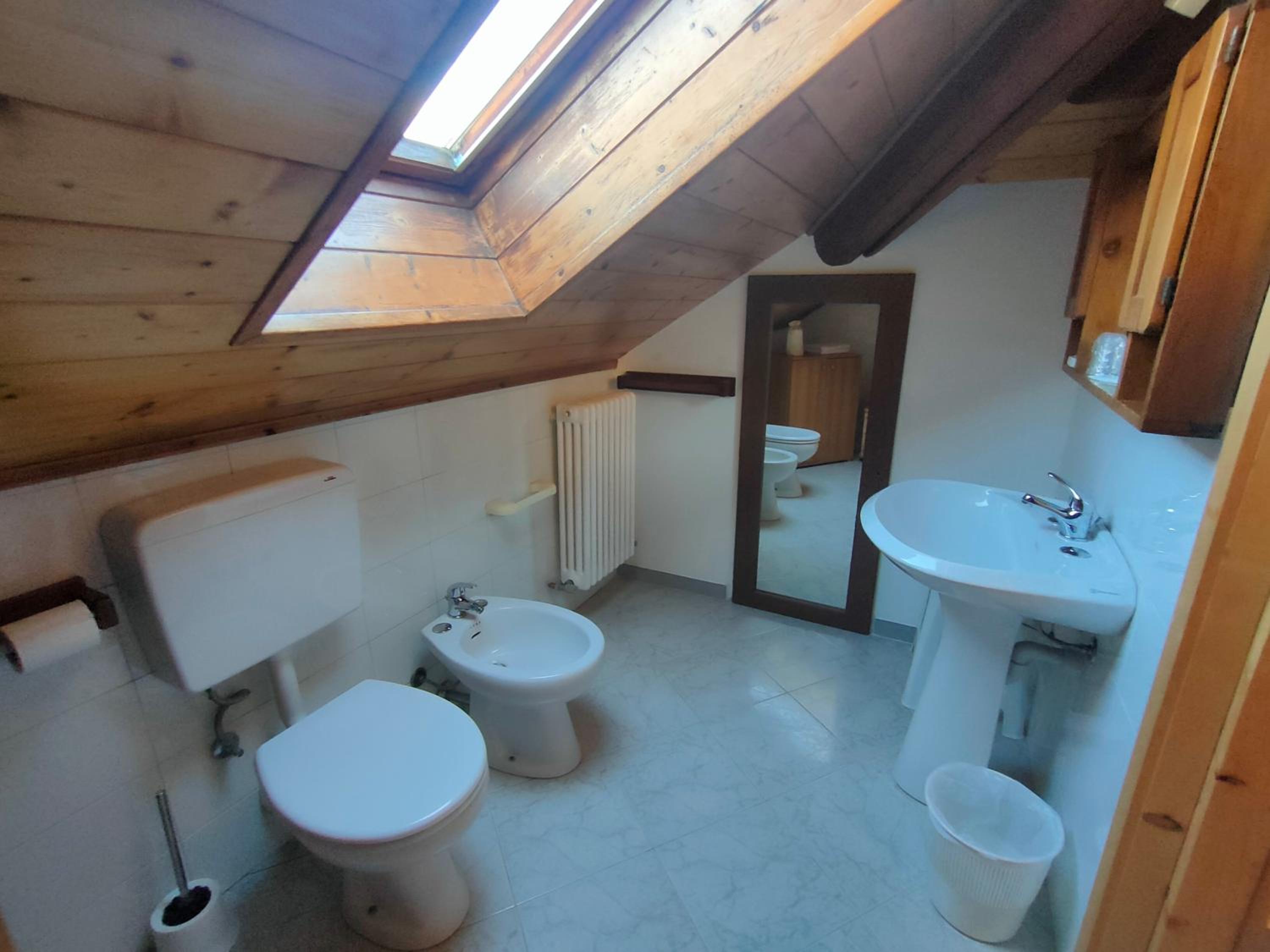 Attic Standard Triple Room photo 3