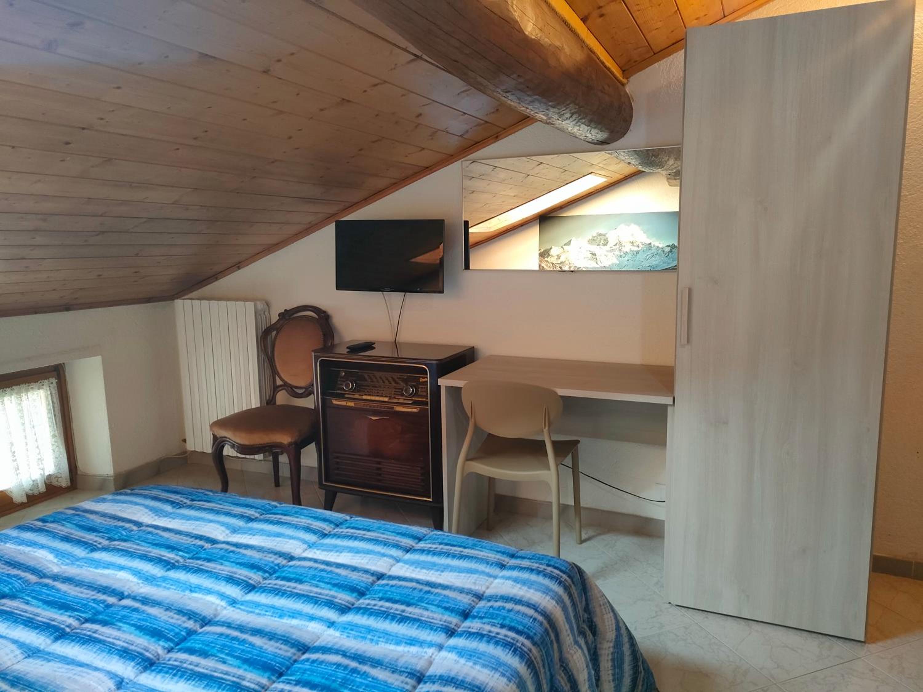 Double Room - Attic photo 2