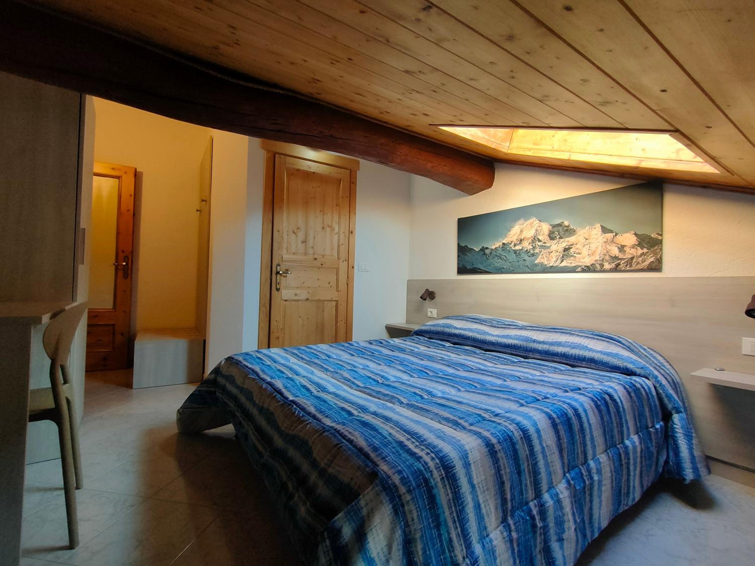 Double Room - Attic photo 3