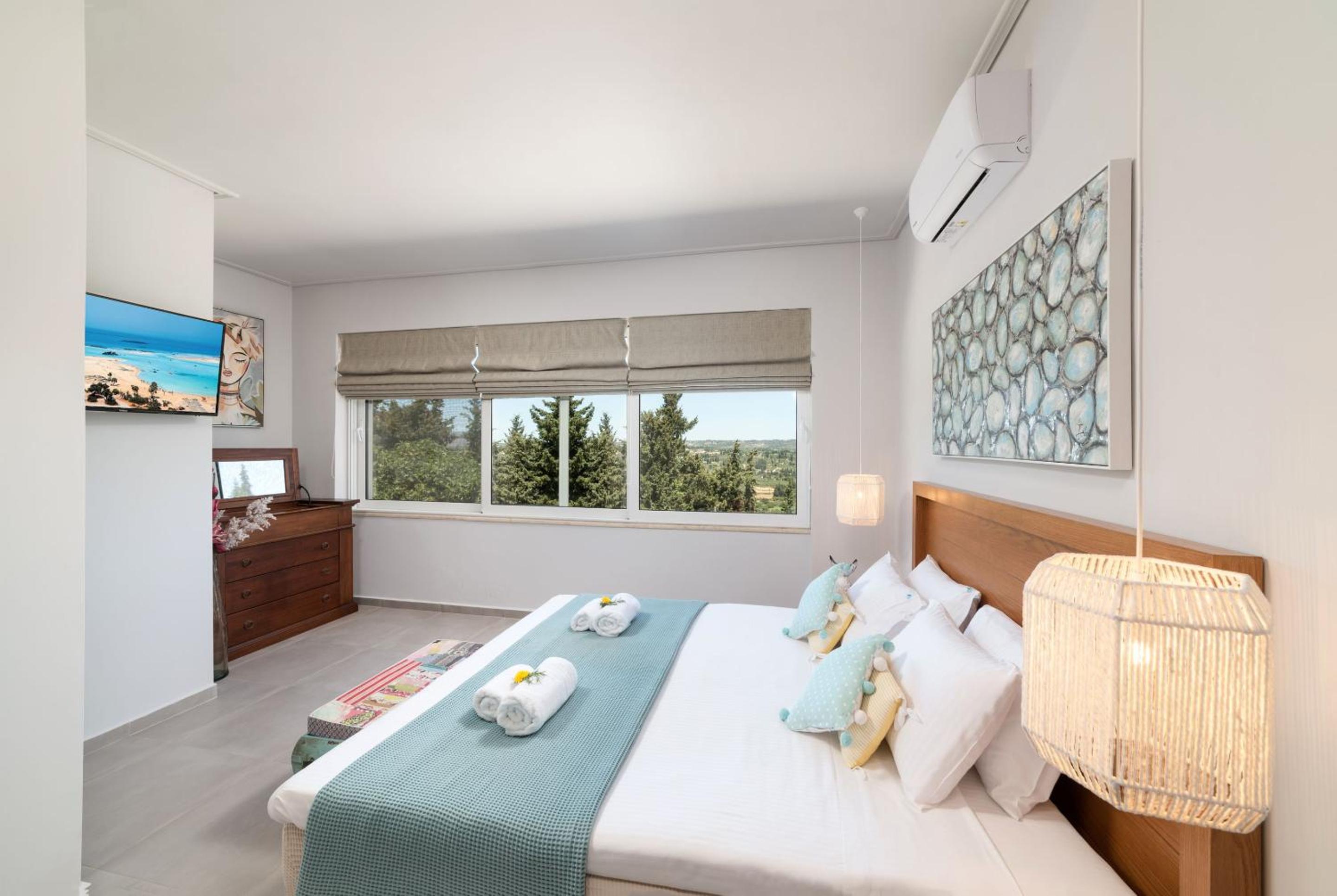 Villa photo 2