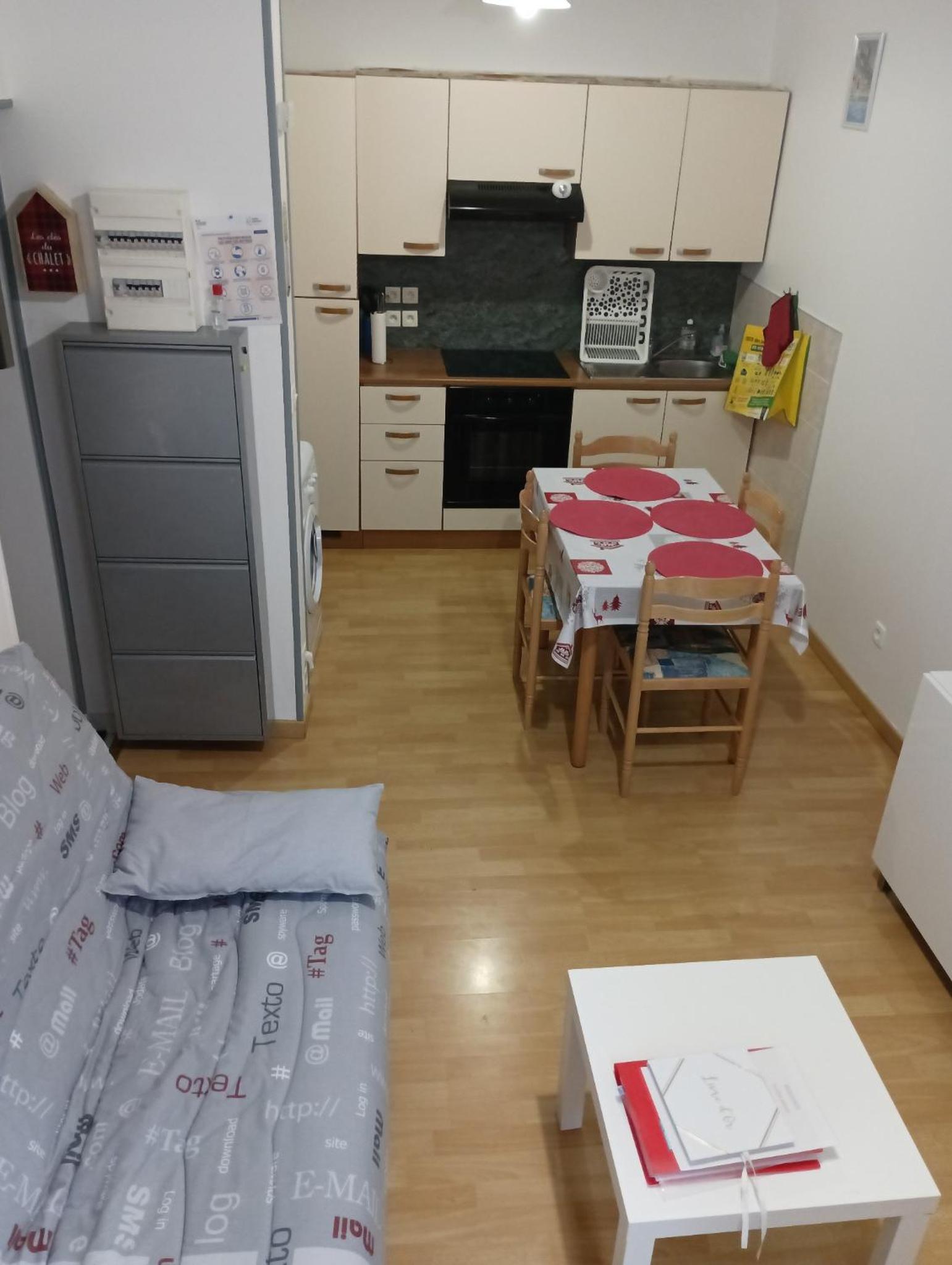 One-Bedroom Apartment photo 2