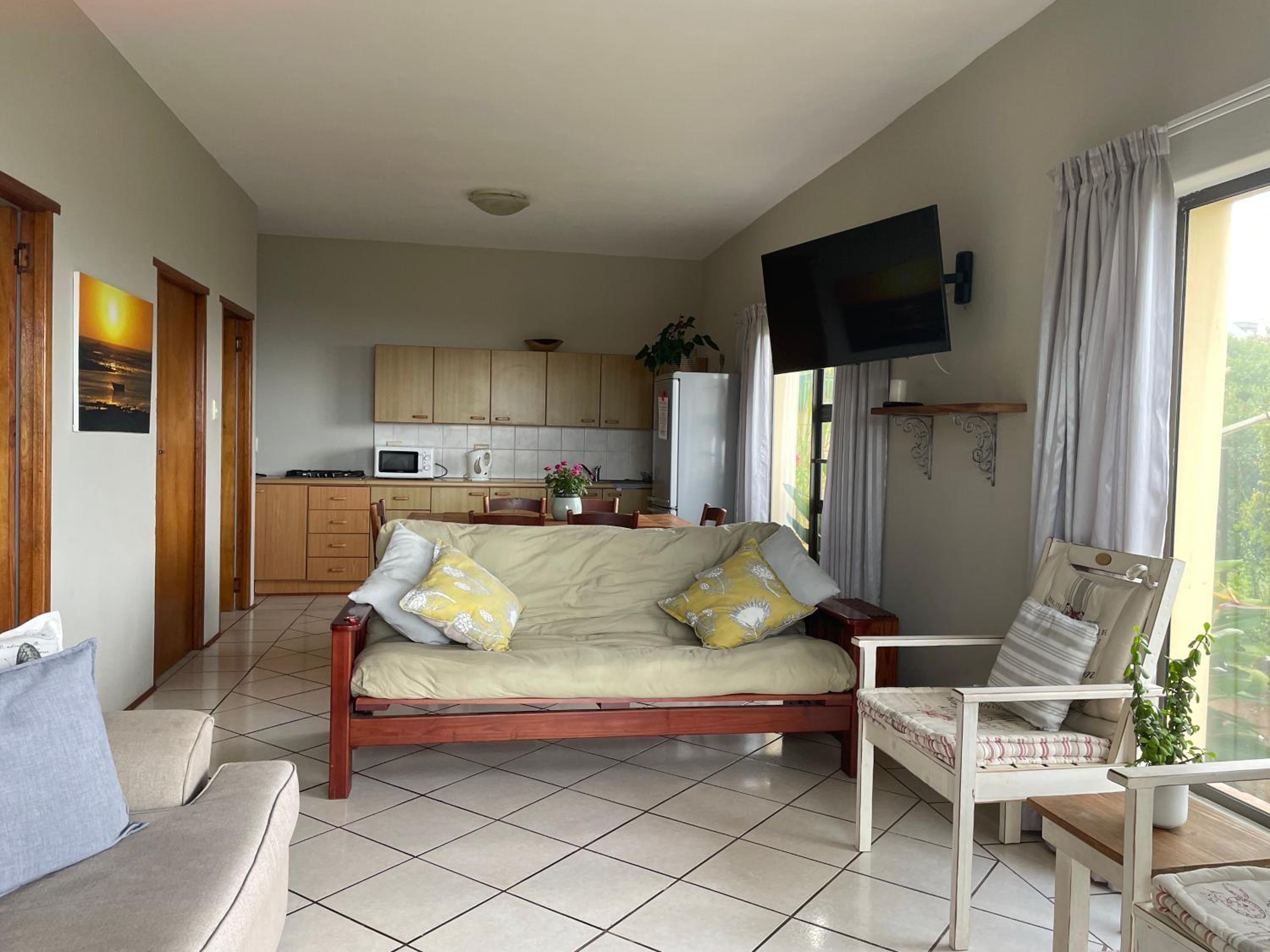 One-Bedroom Apartment photo 2