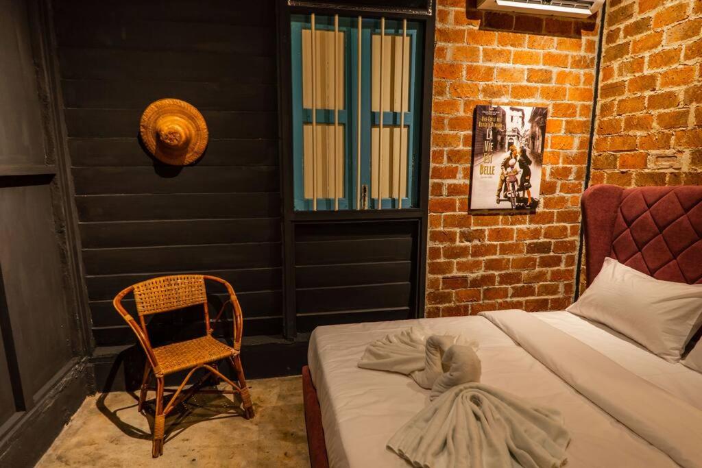 Seven-Bedroom House photo 2