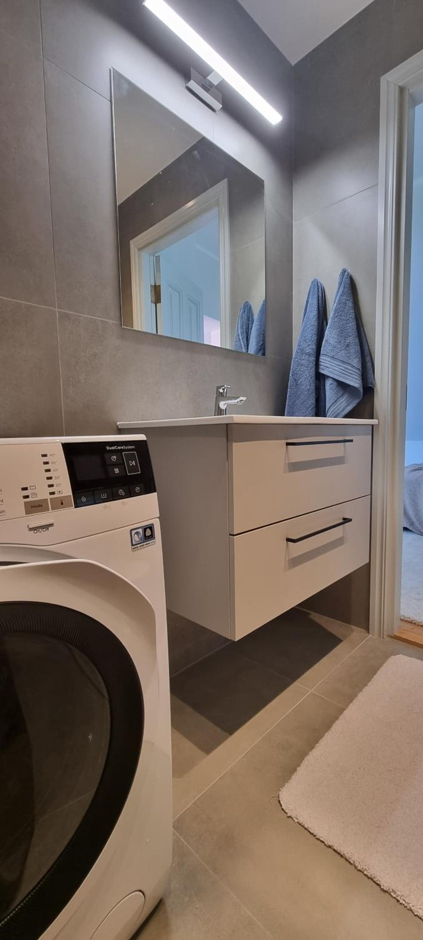One-Bedroom Apartment - Photo 11