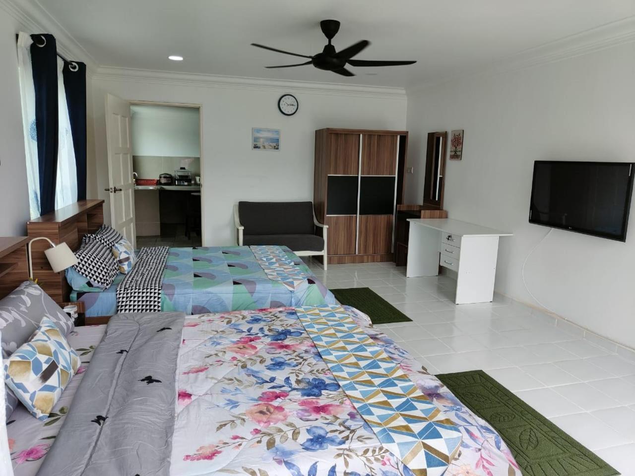 Family Room photo 2