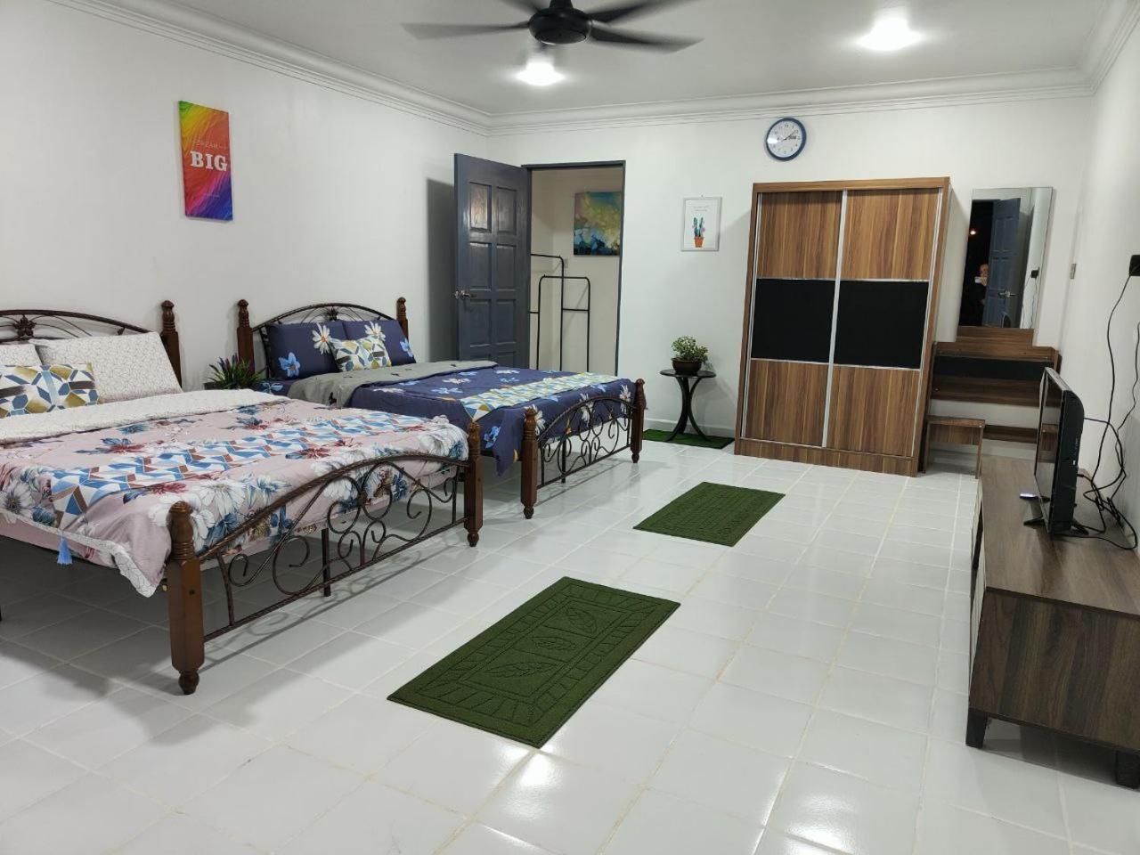 Family Room photo 2