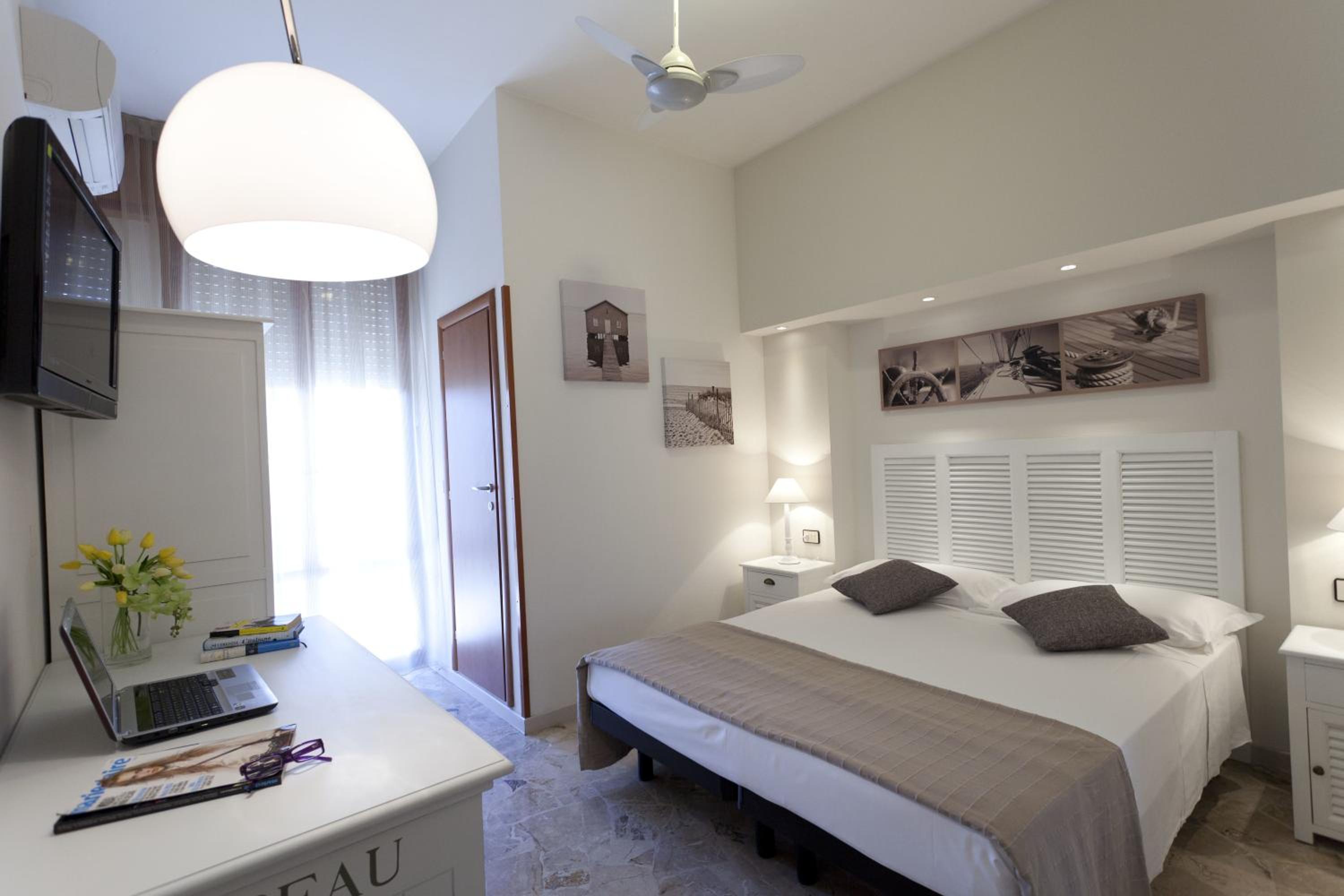 Double or Twin Room - Photo 1