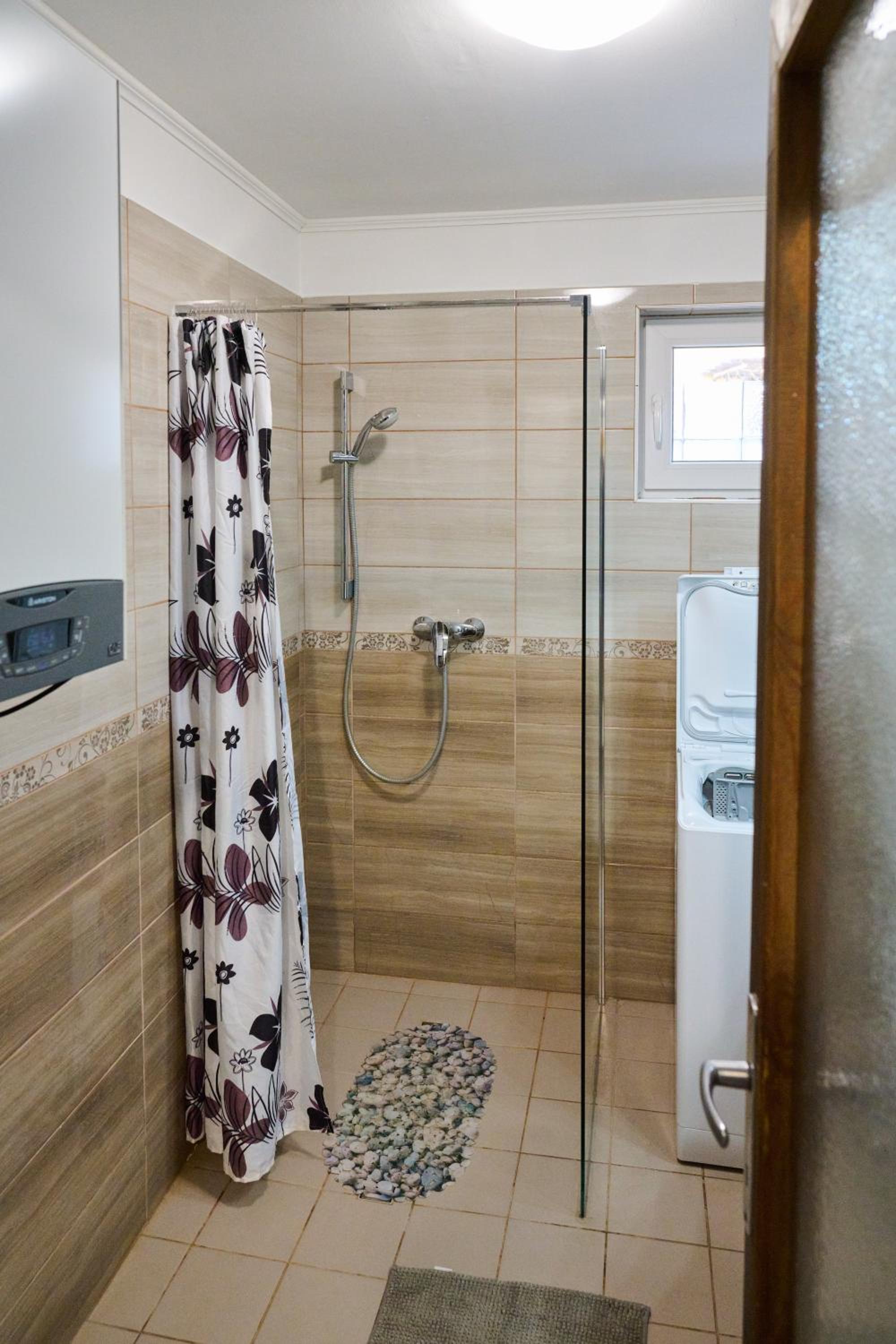 Apartment - Photo 2