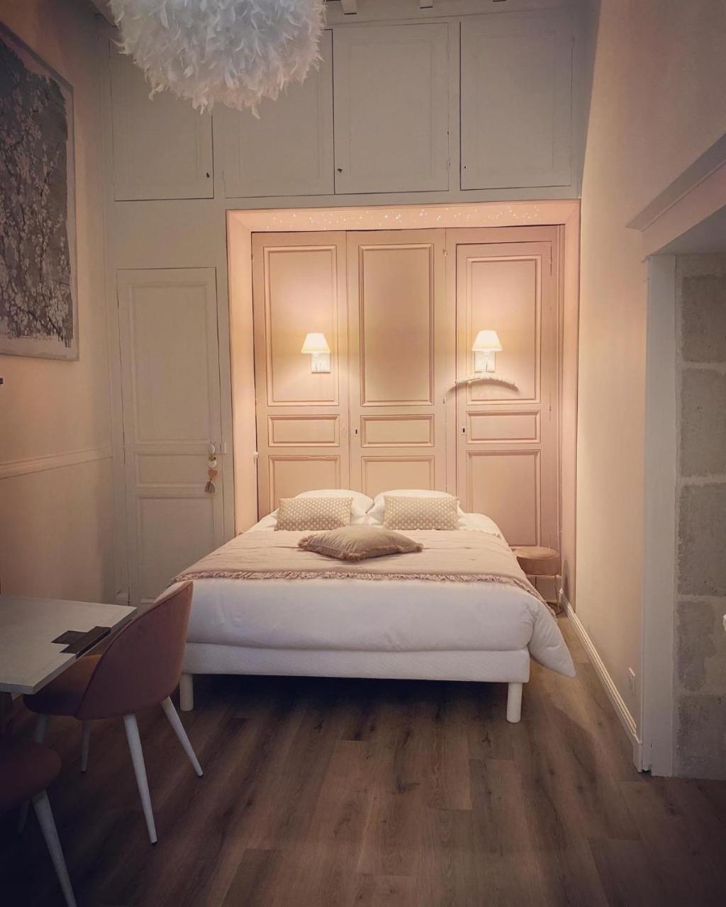 Deluxe Double Room - Photo 8