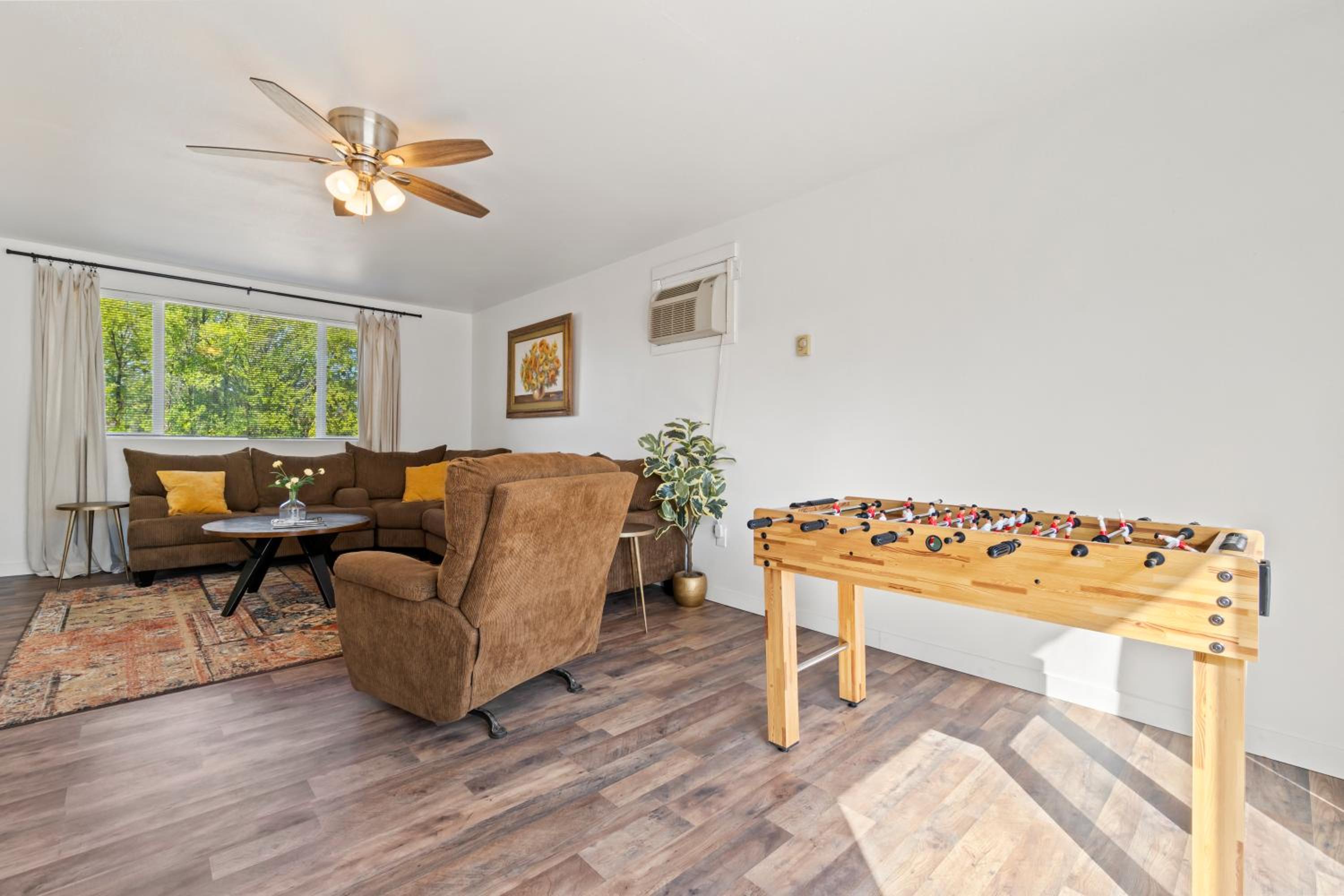 Three-Bedroom House photo 3