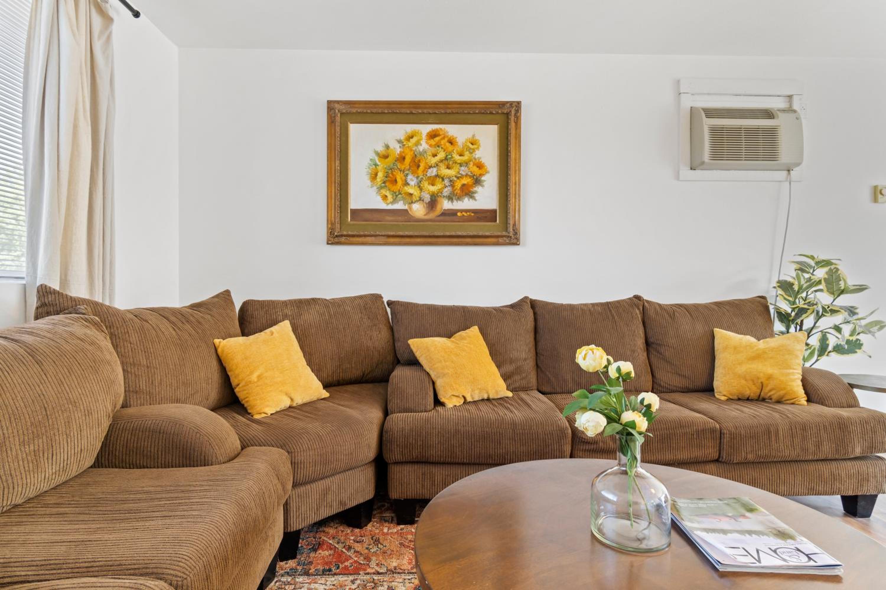 Three-Bedroom House photo 1