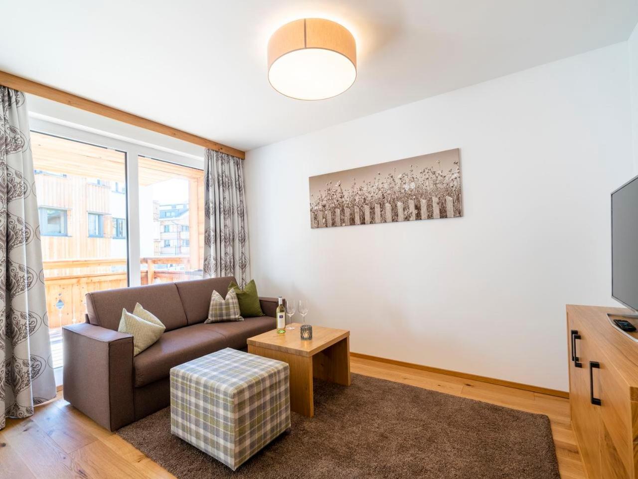 Comfort One-Bedroom Apartment (2 Adults + 2 Children)