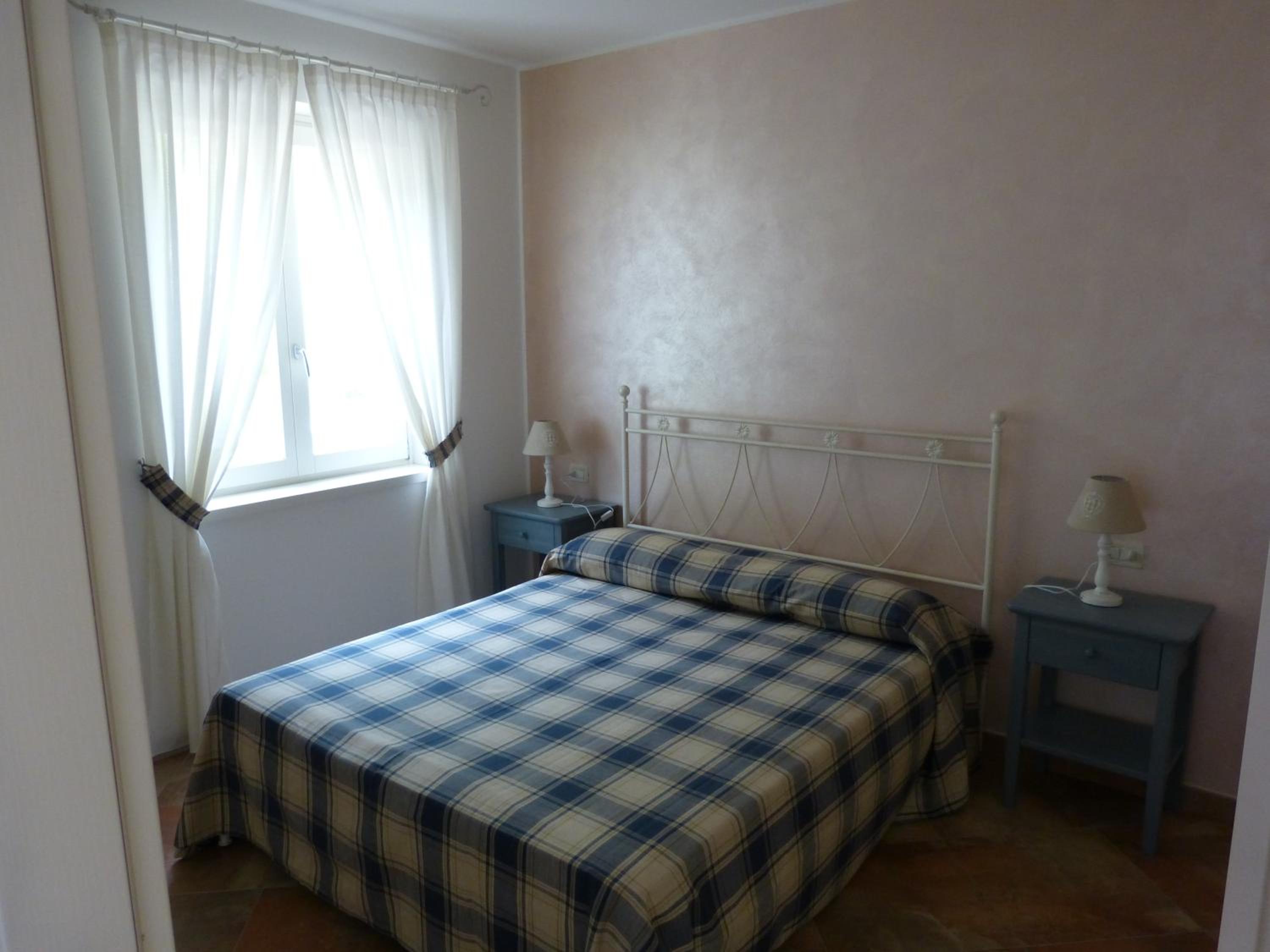 One-Bedroom Apartment with Garden photo 1