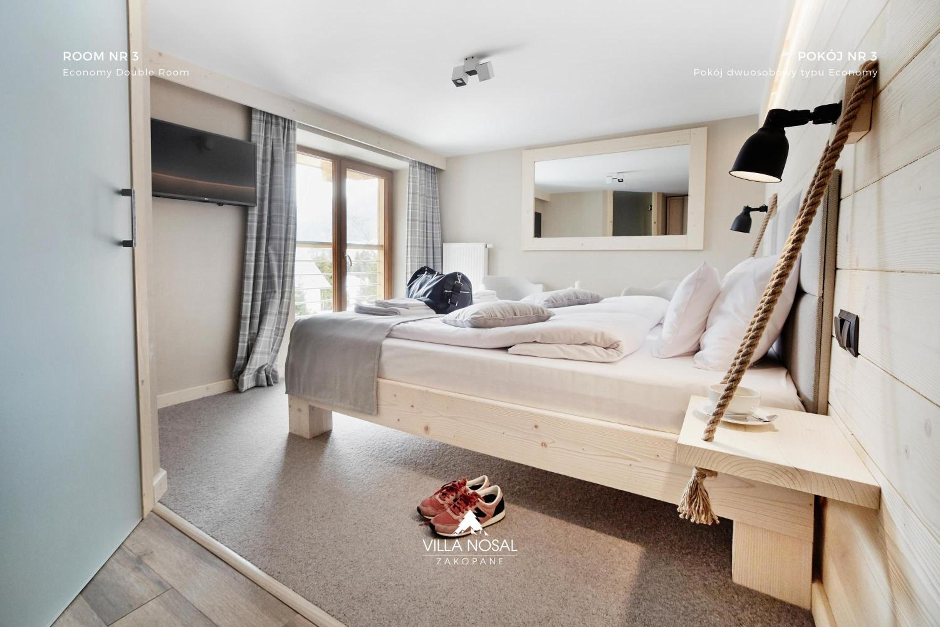 Economy Double Room - Photo 8