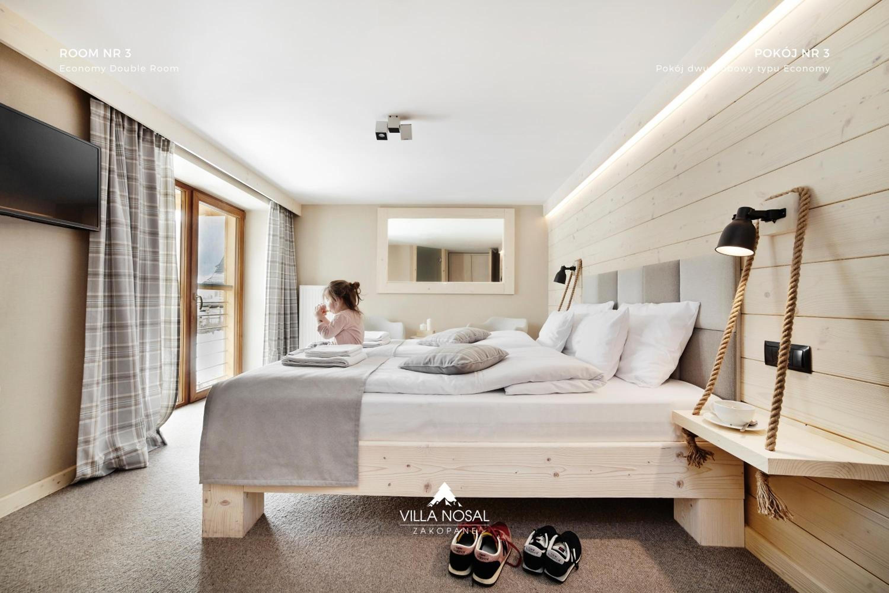 Economy Double Room - Photo 9
