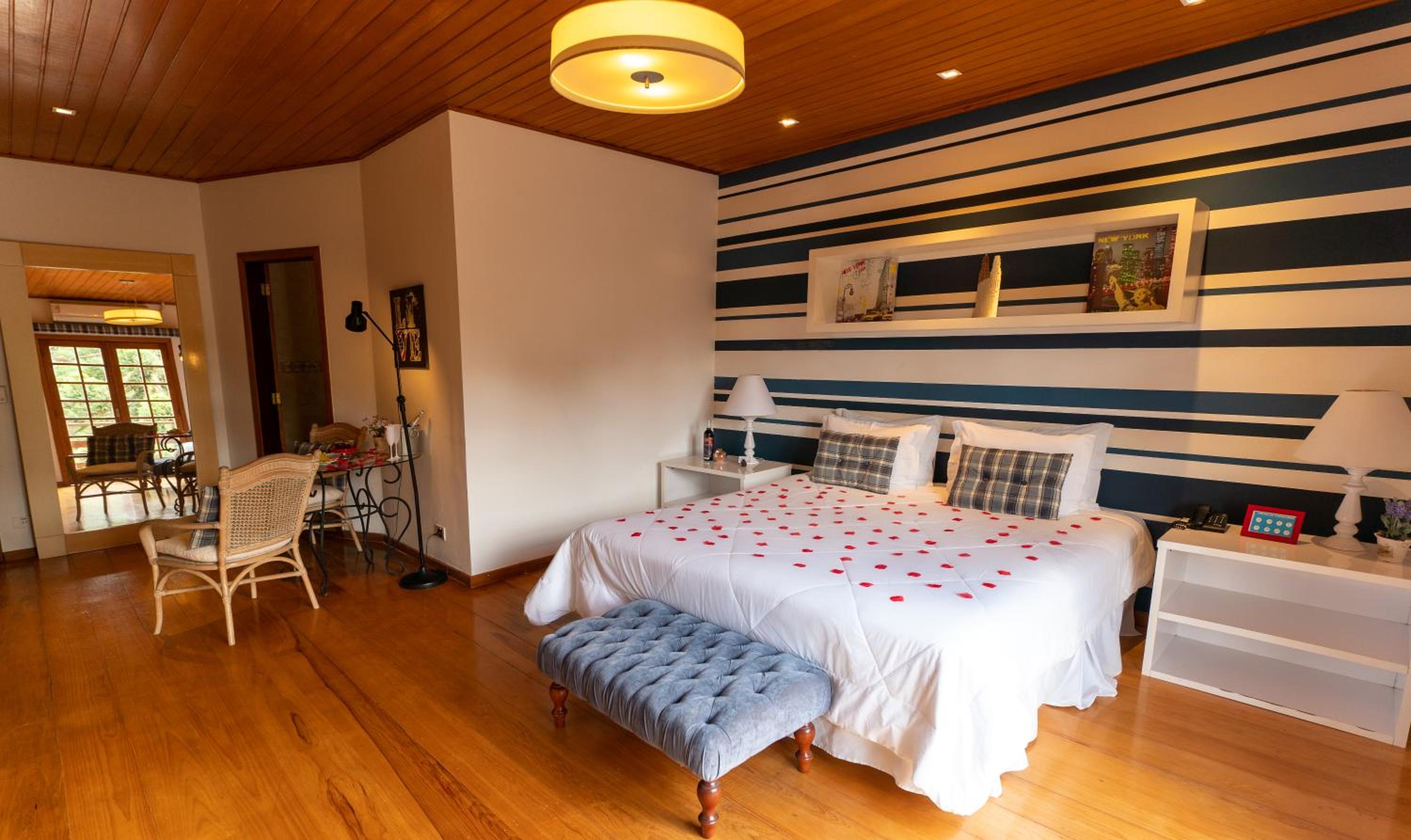 King Suite with Balcony photo 1