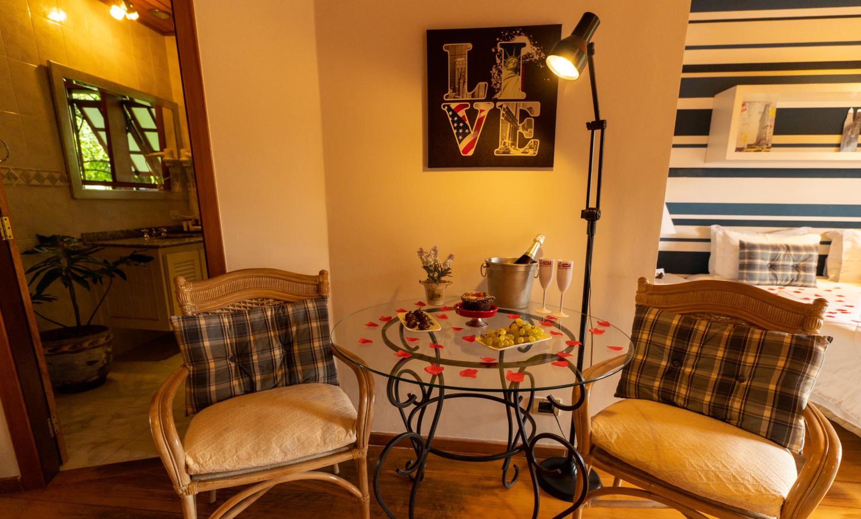 King Suite with Balcony photo 3