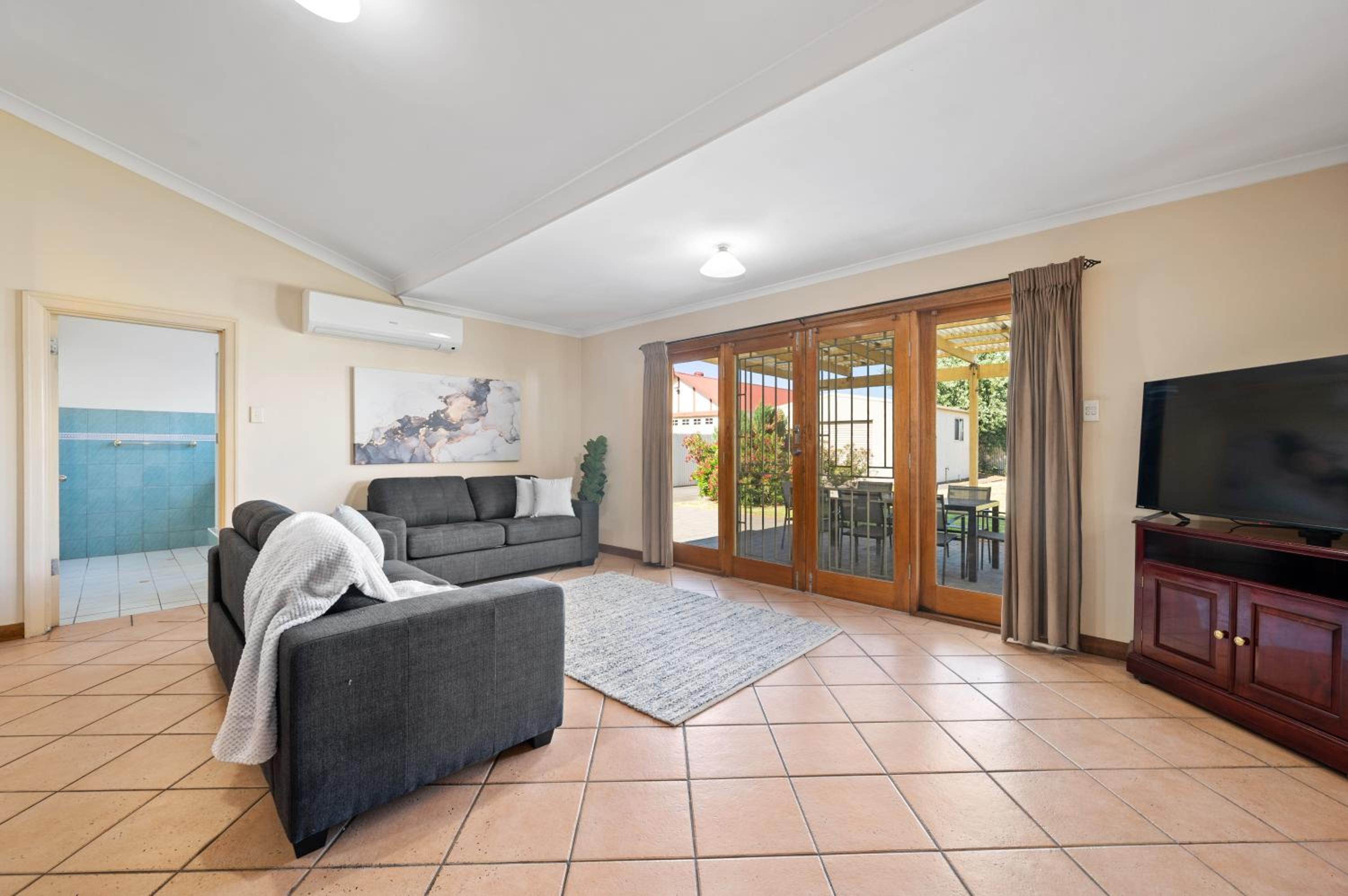 Four-Bedroom House photo 1