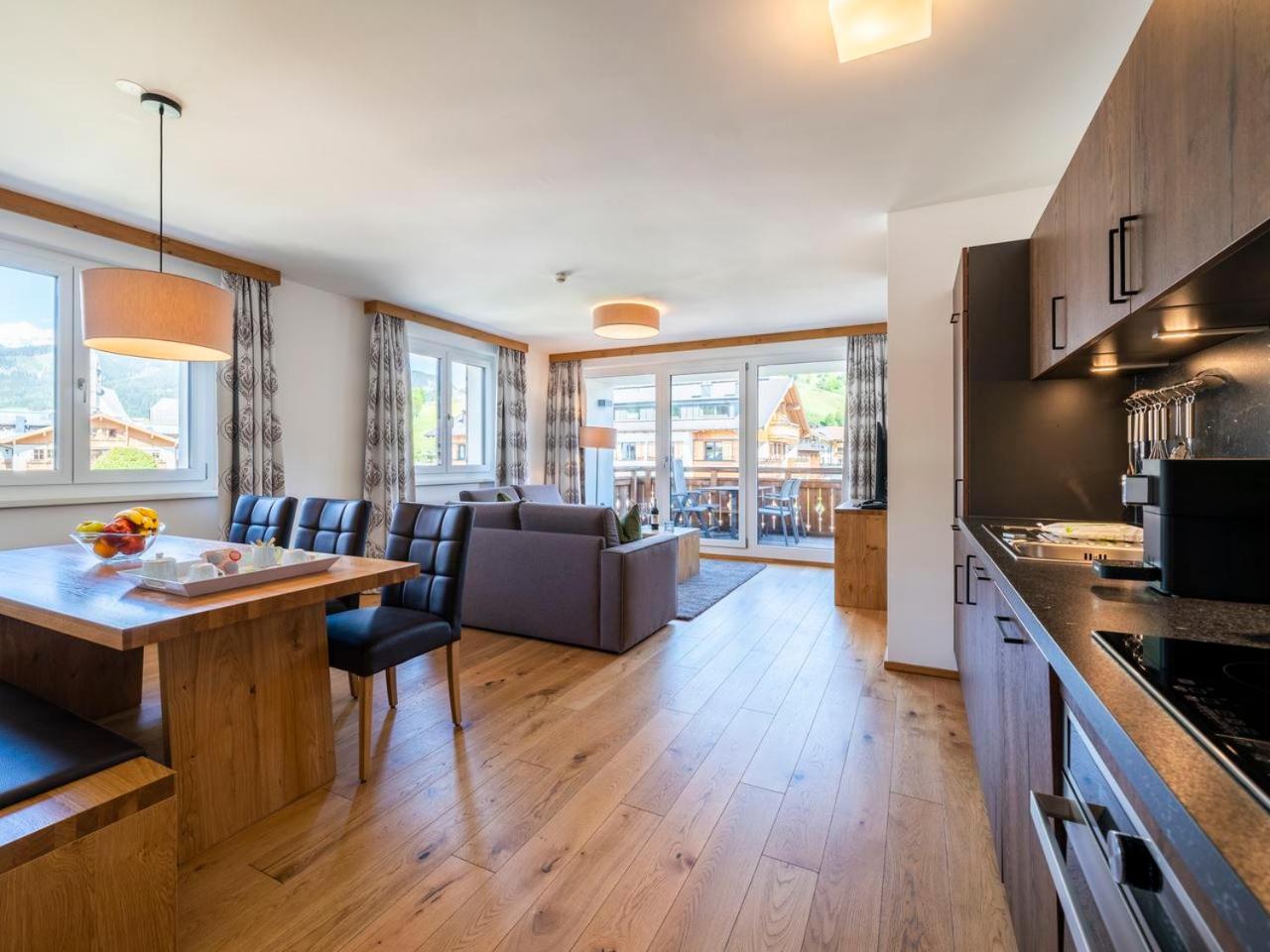Comfort Two-bedroom Apartment with Bathtub (4 Adults + 2 Children)