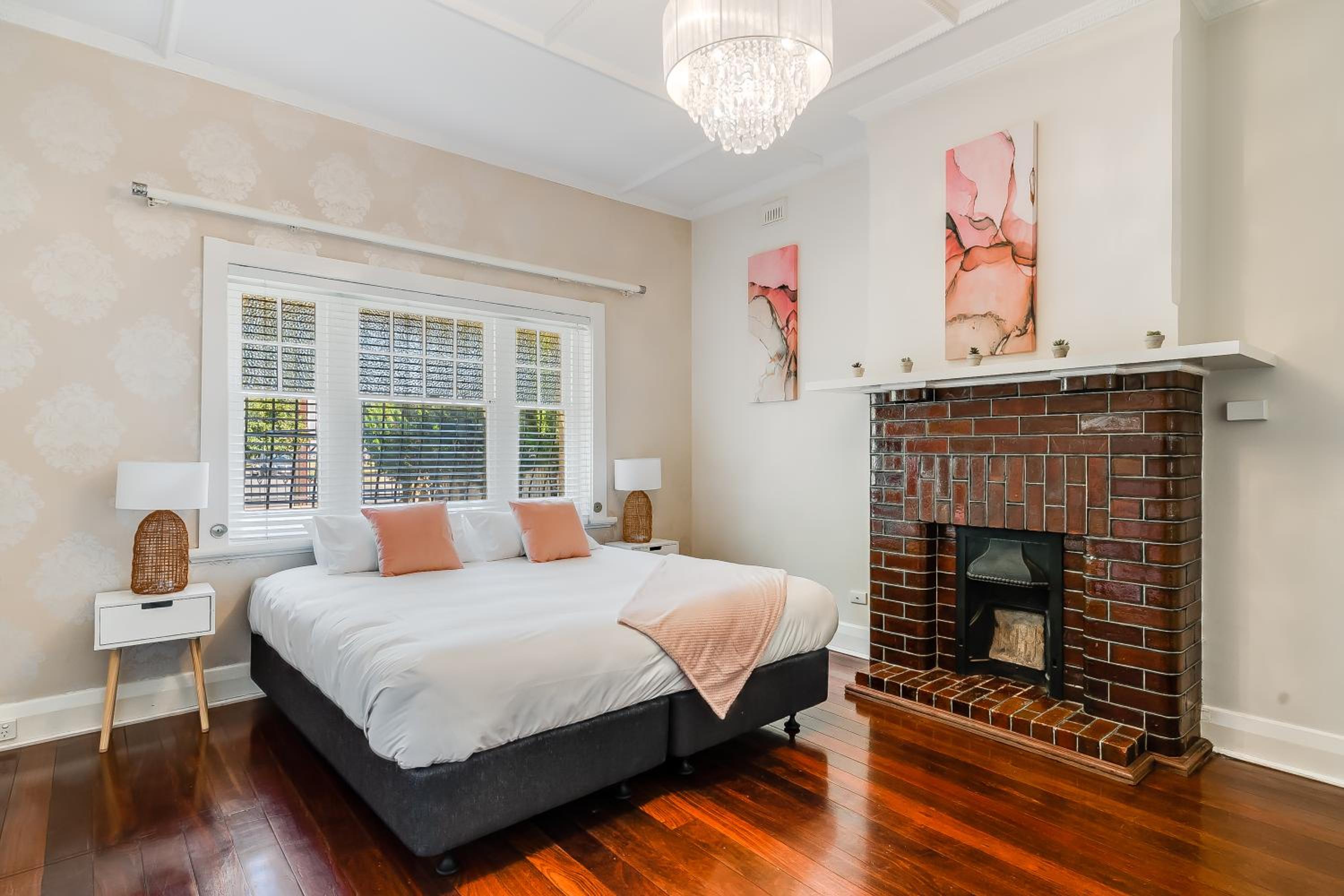 Four-Bedroom House photo 1