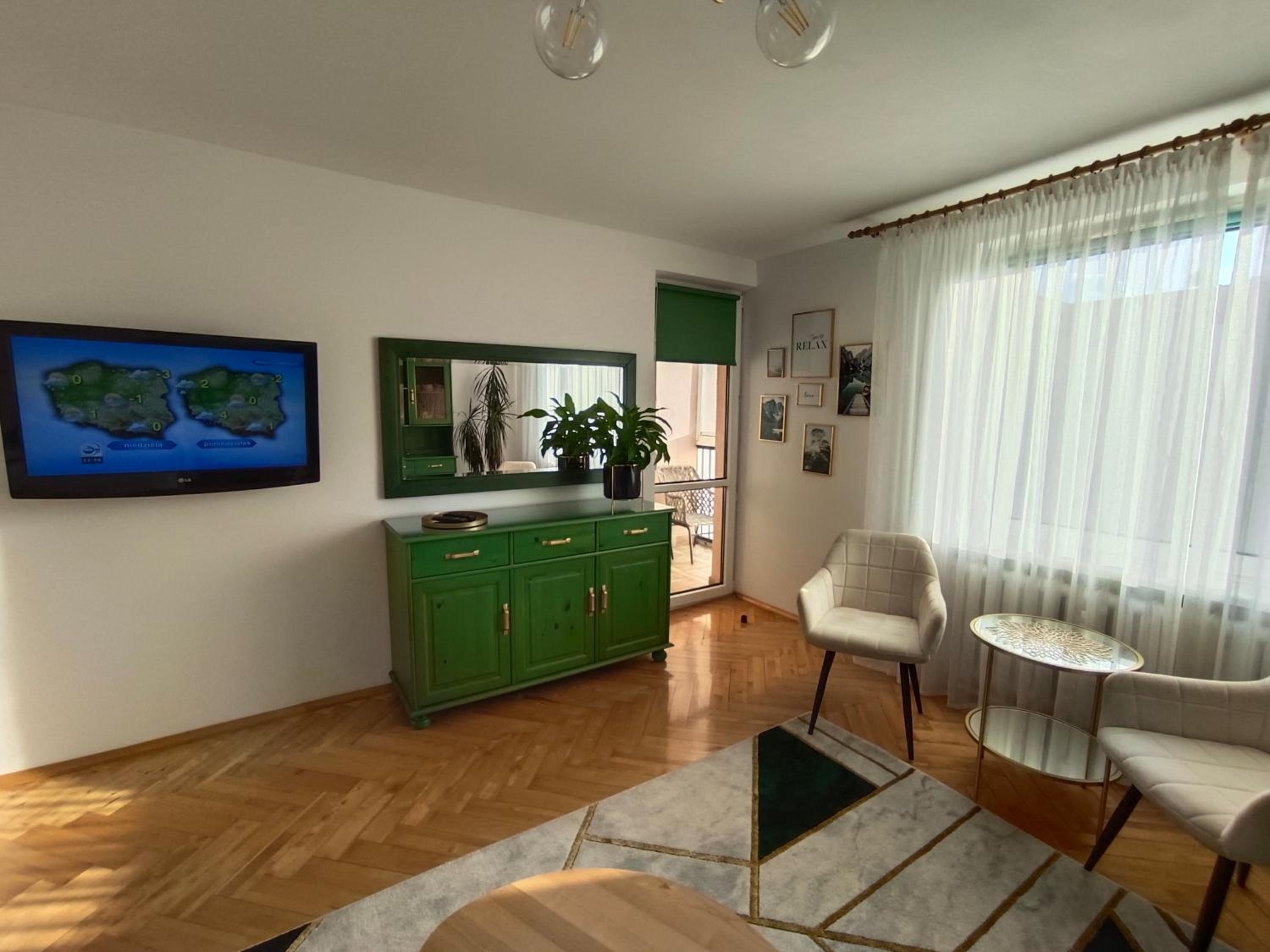 Apartment with Balcony - Photo 25