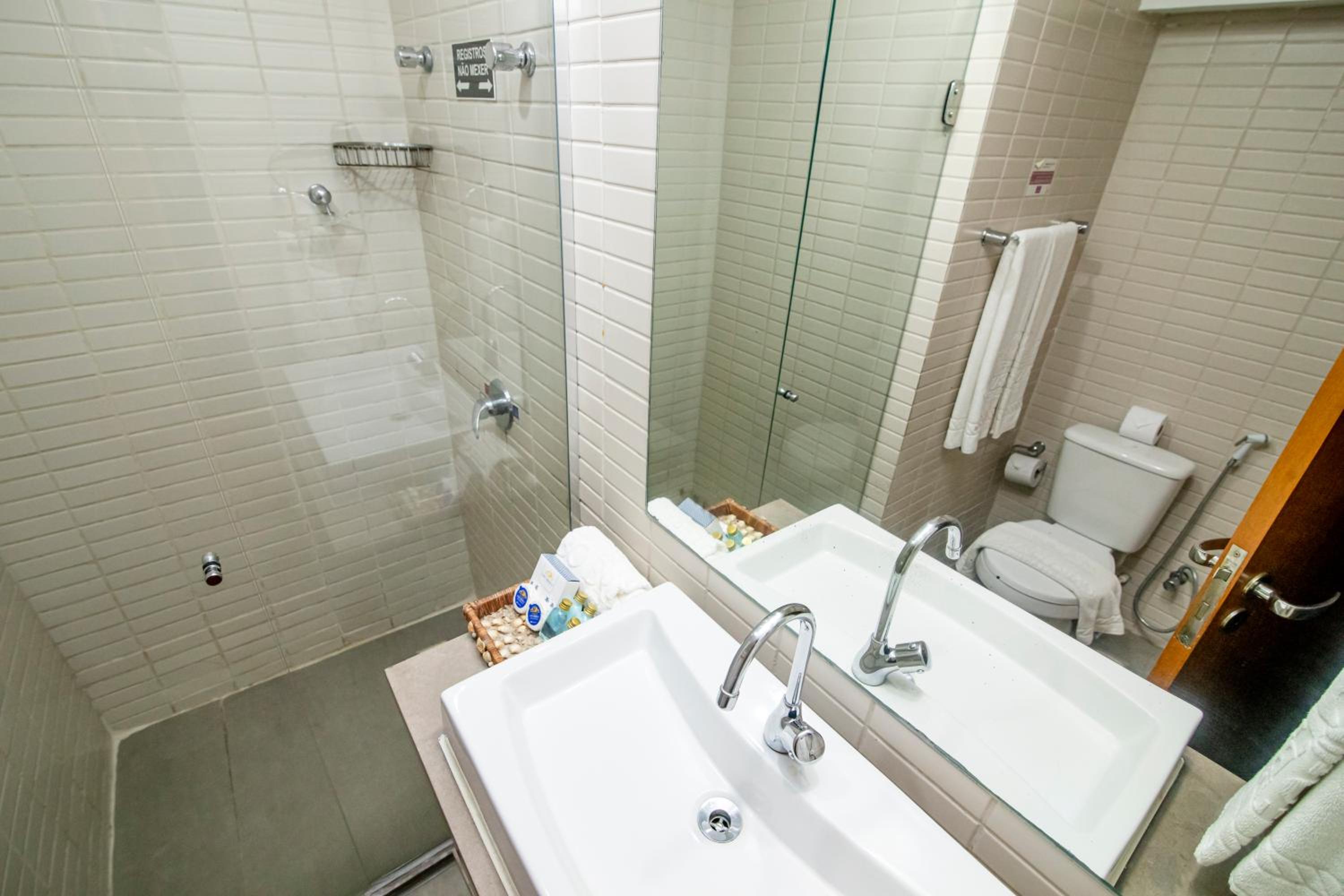 Superior Double Room thumbnail 5