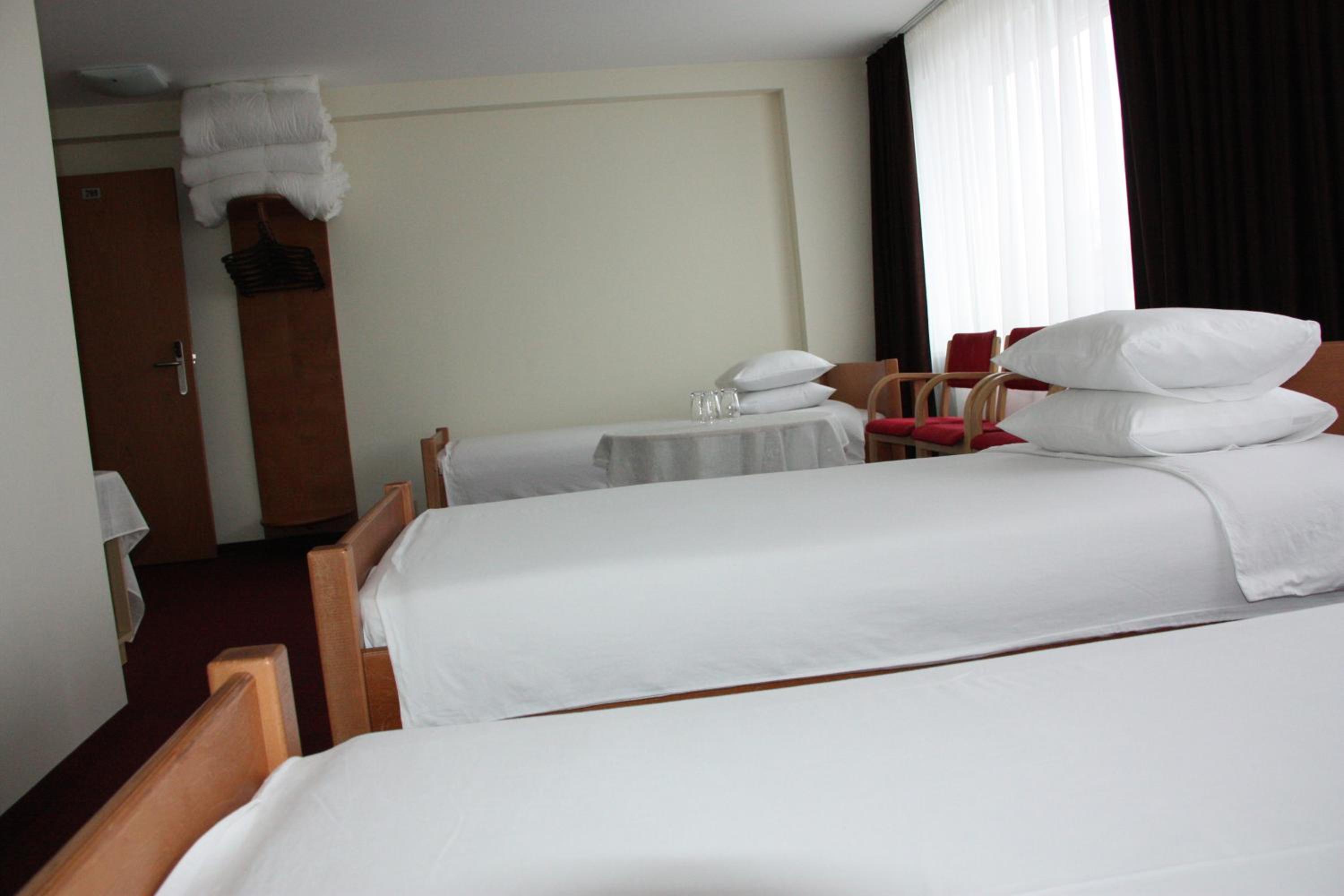 Triple Room - Photo 12