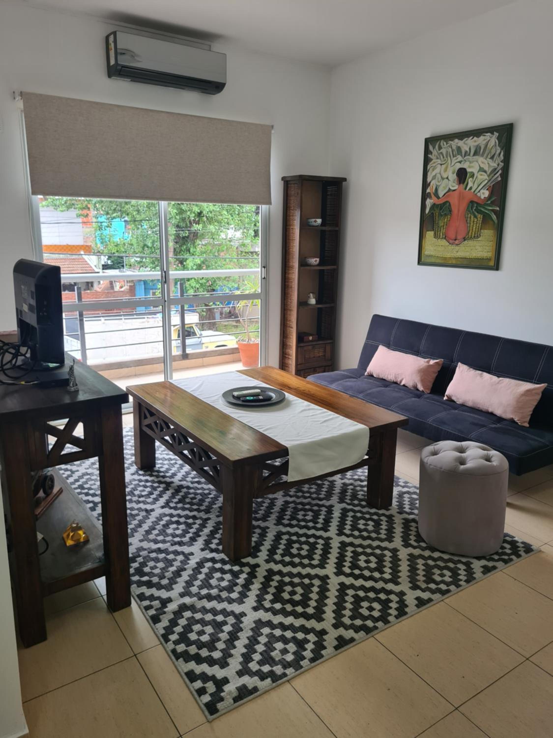 One-Bedroom Apartment photo 1