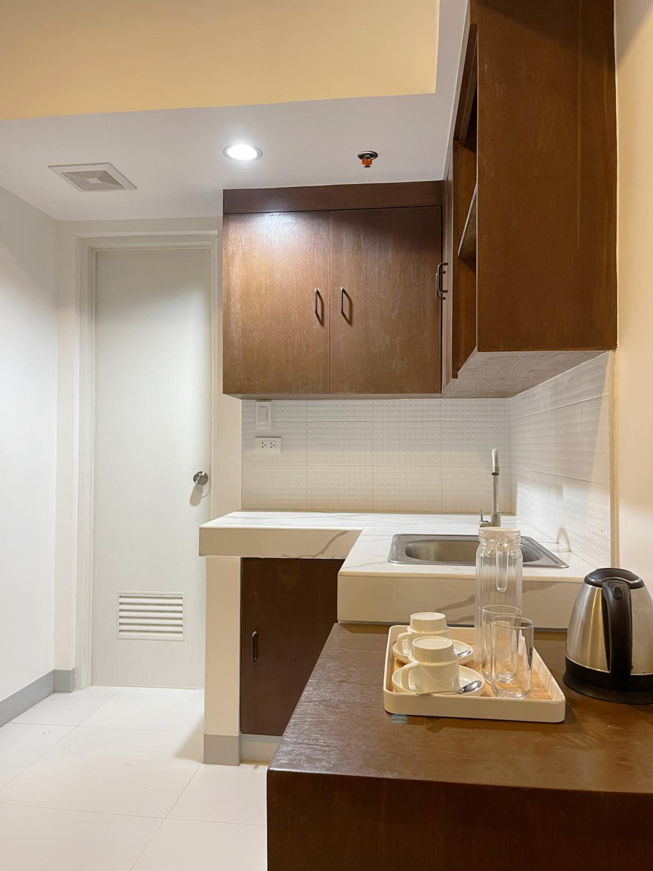 Suite with Balcony - Photo 8