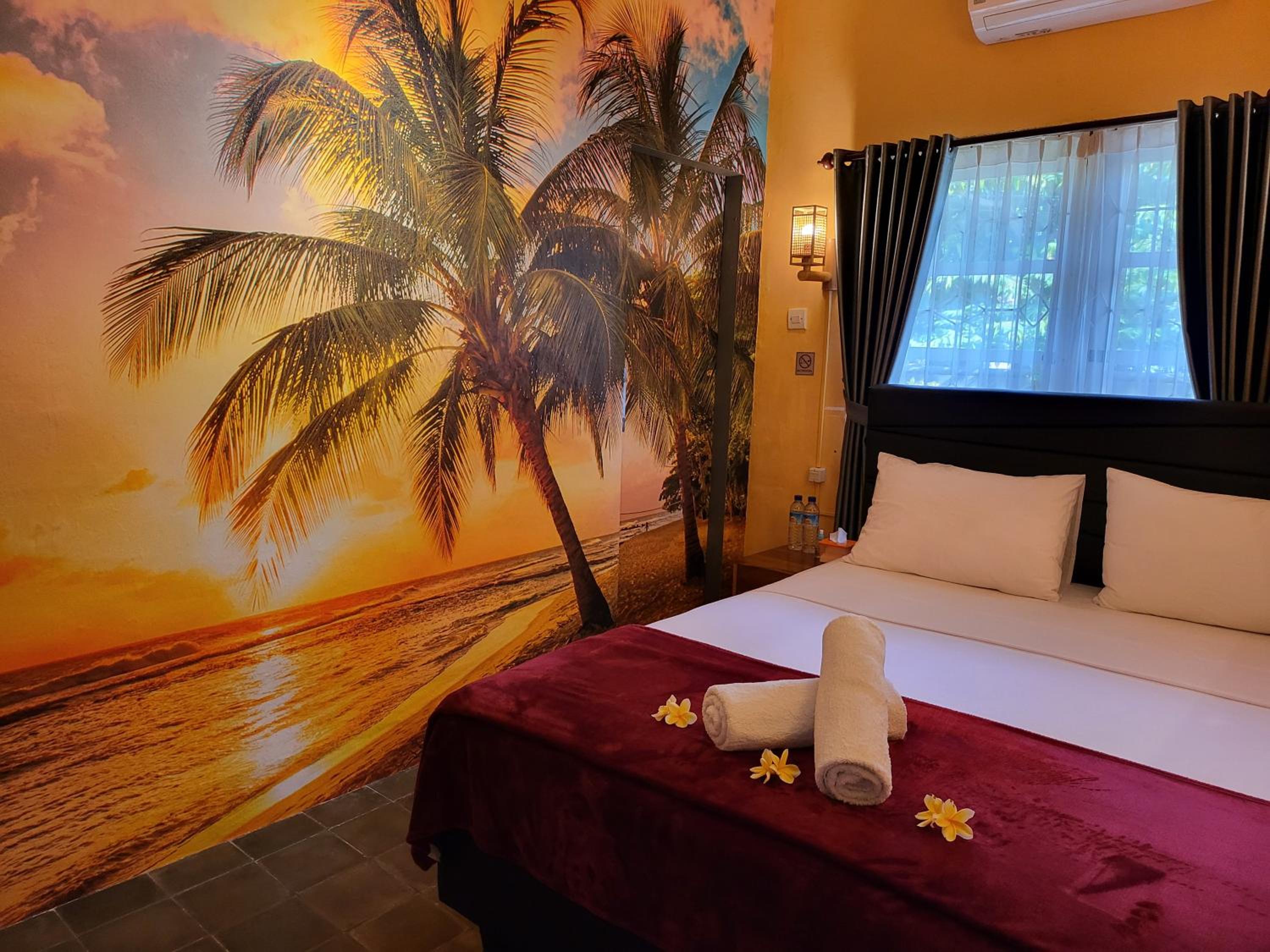 Deluxe Queen Room - Photo 1