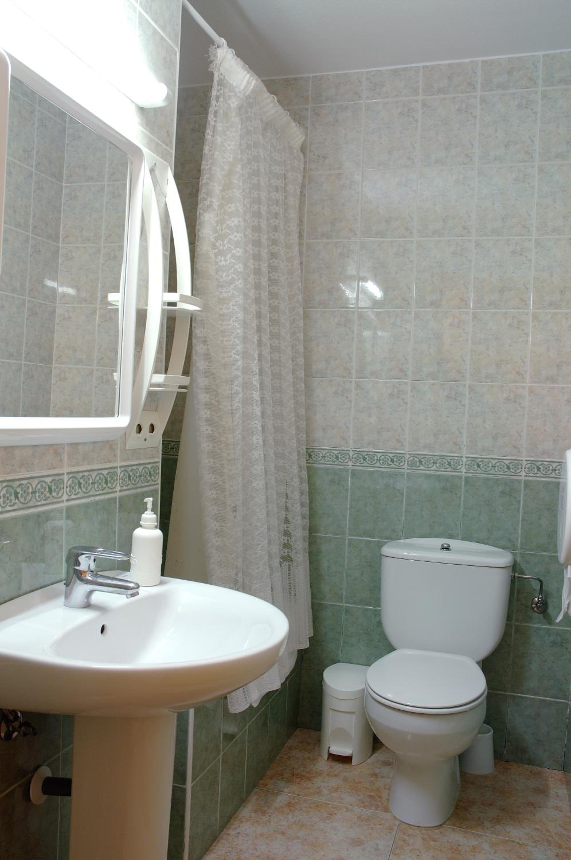 Triple Room with Bathroom photo 3
