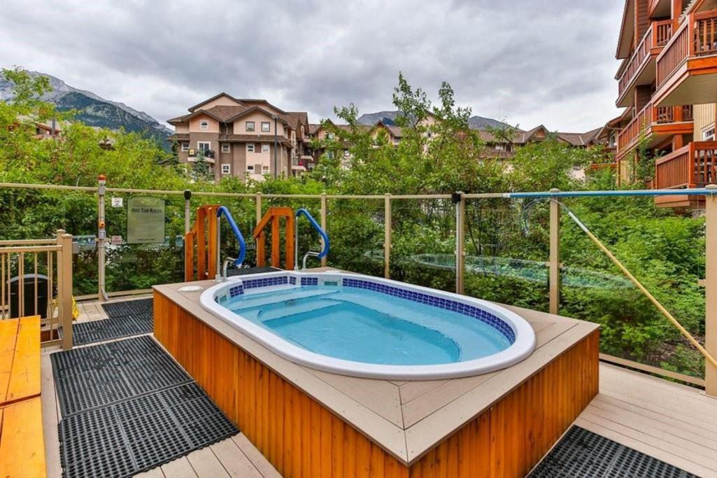 Apartment with Mountain View photo 2