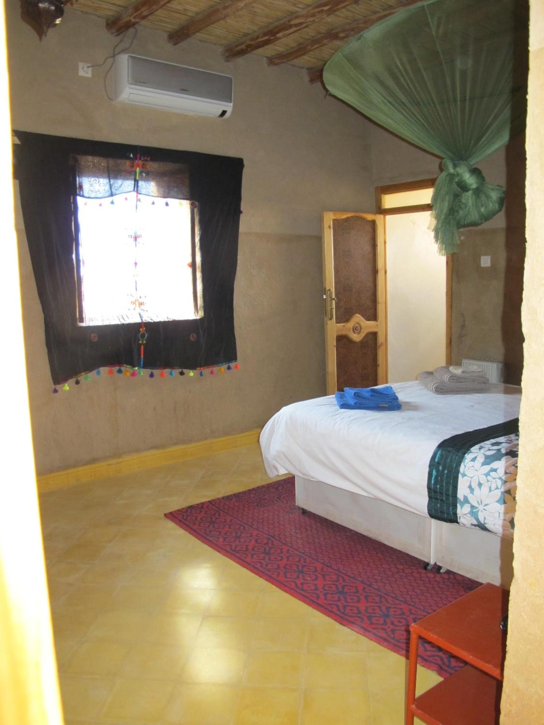 Double Room with Private Bathroom photo 2