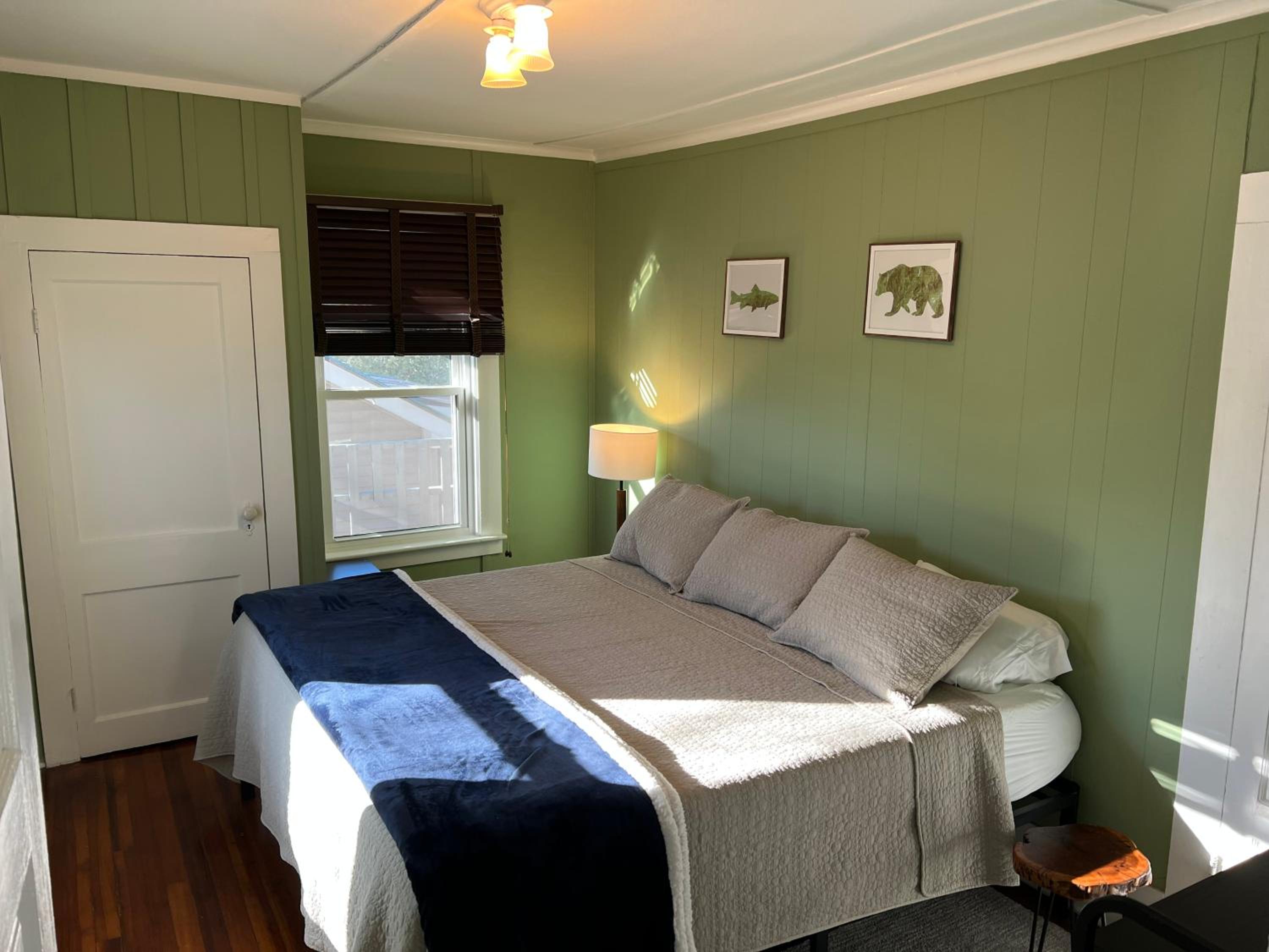 Two-Bedroom House - Photo 13