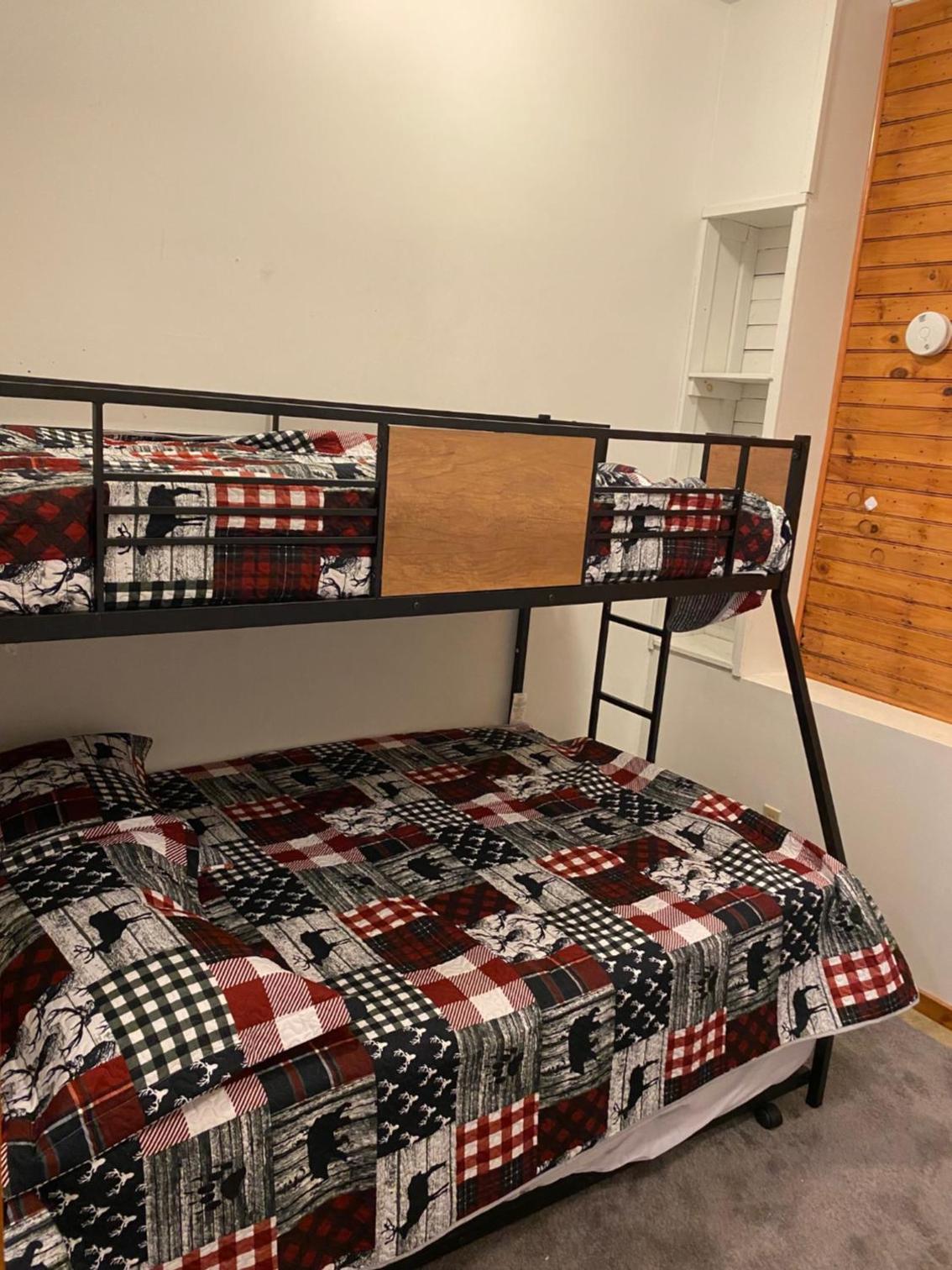 One-Bedroom House - Photo 11