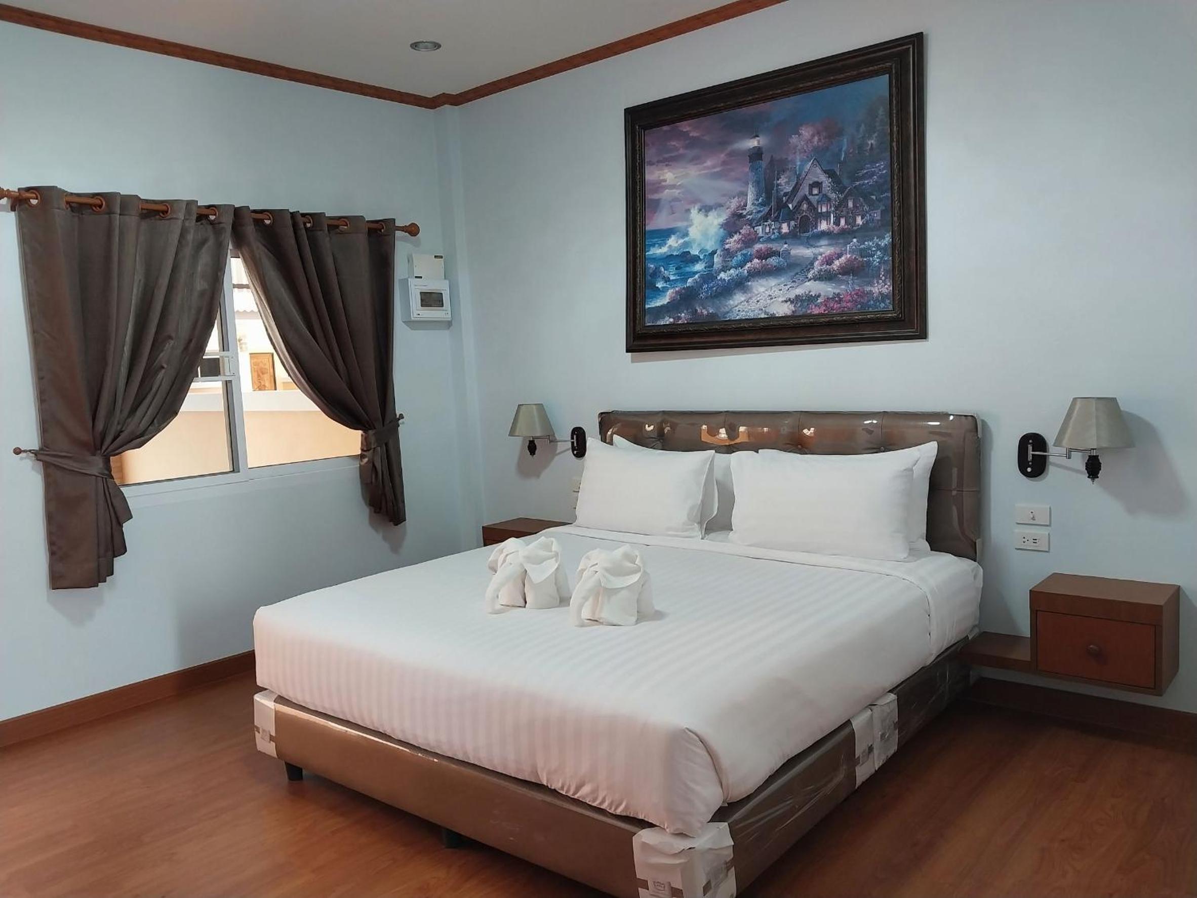 Superior King Room - Photo 8